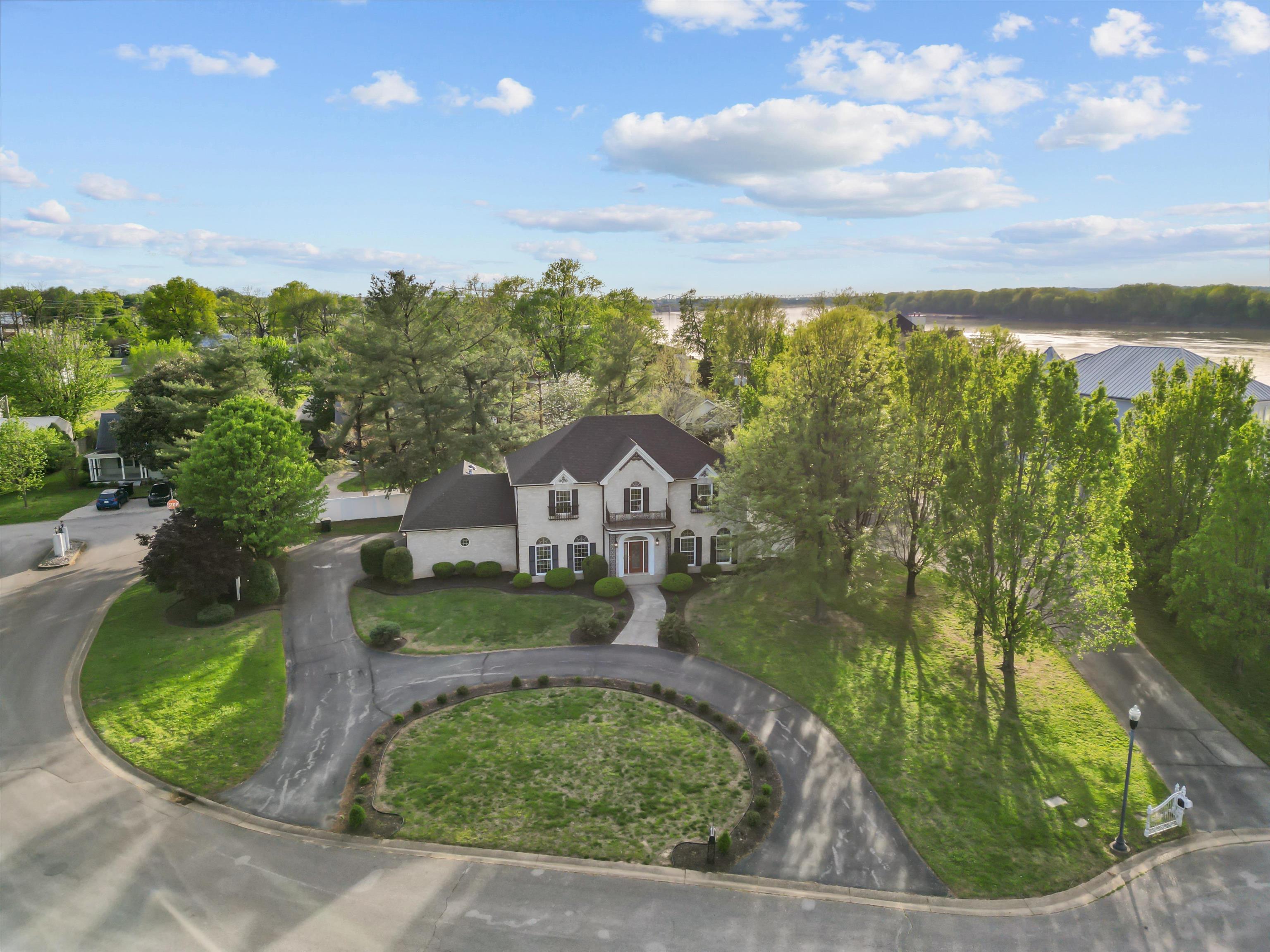 2501 Riverrun Cove, Owensboro, Kentucky 42303, 4 Bedrooms Bedrooms, ,3 BathroomsBathrooms,Single Family Residence,For Sale,Riverrun Cove,92071