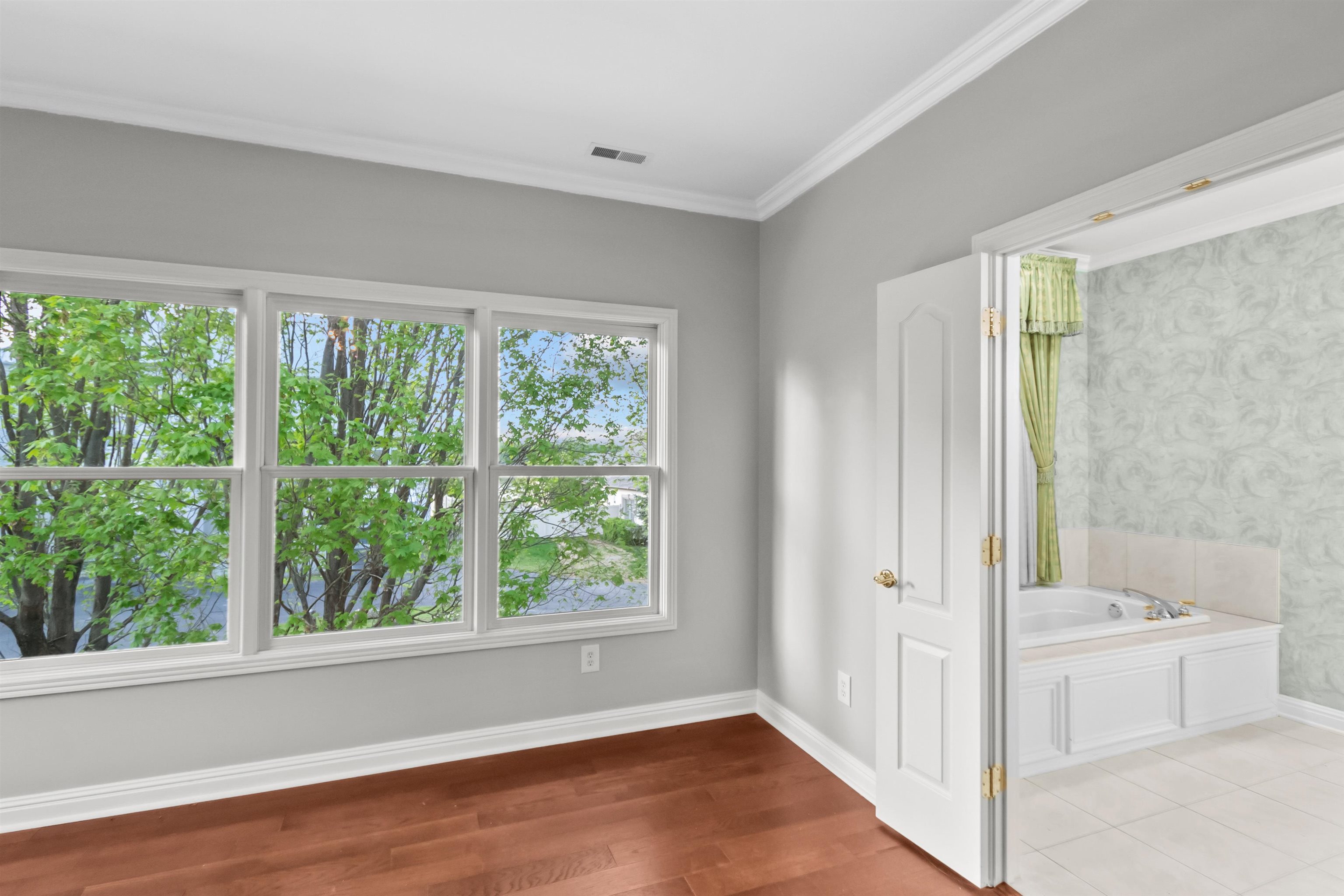 2501 Riverrun Cove, Owensboro, Kentucky 42303, 4 Bedrooms Bedrooms, ,3 BathroomsBathrooms,Single Family Residence,For Sale,Riverrun Cove,92071