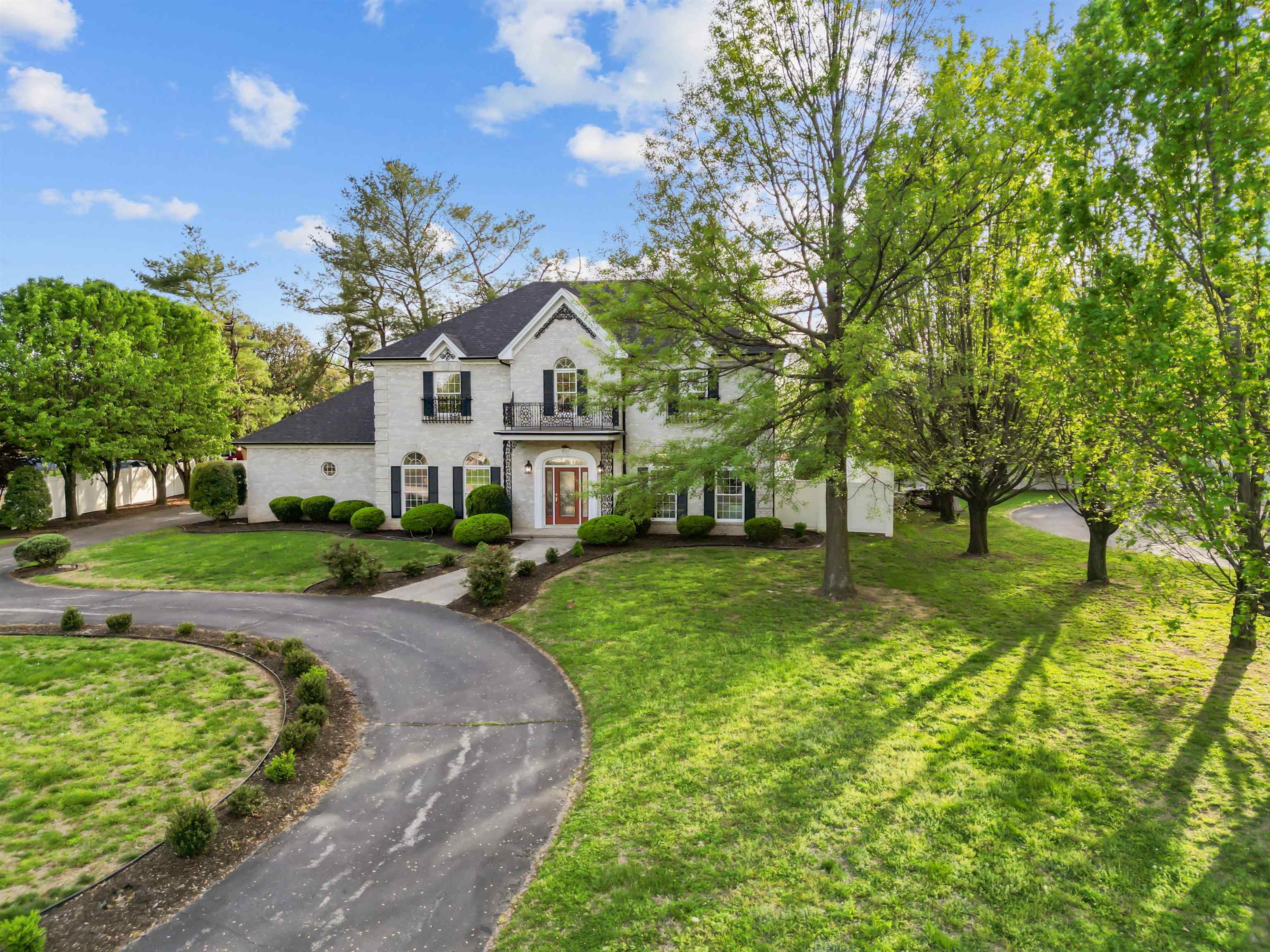 2501 Riverrun Cove, Owensboro, Kentucky 42303, 4 Bedrooms Bedrooms, ,3 BathroomsBathrooms,Single Family Residence,For Sale,Riverrun Cove,92071