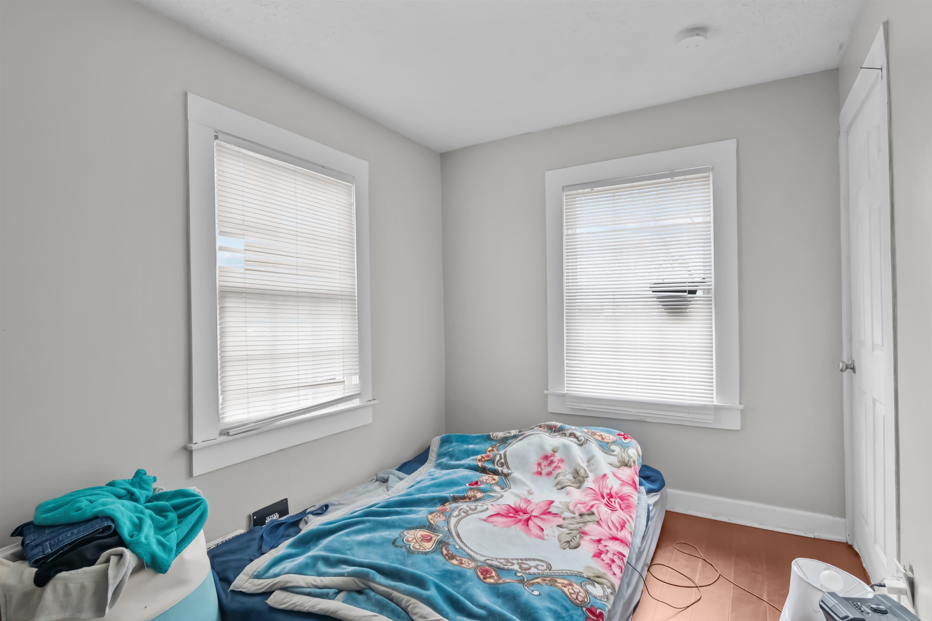 1728 Ohio Street, Owensboro, Kentucky 42301, 4 Bedrooms Bedrooms, ,1 BathroomBathrooms,Single Family Residence,For Sale,Ohio Street,92072