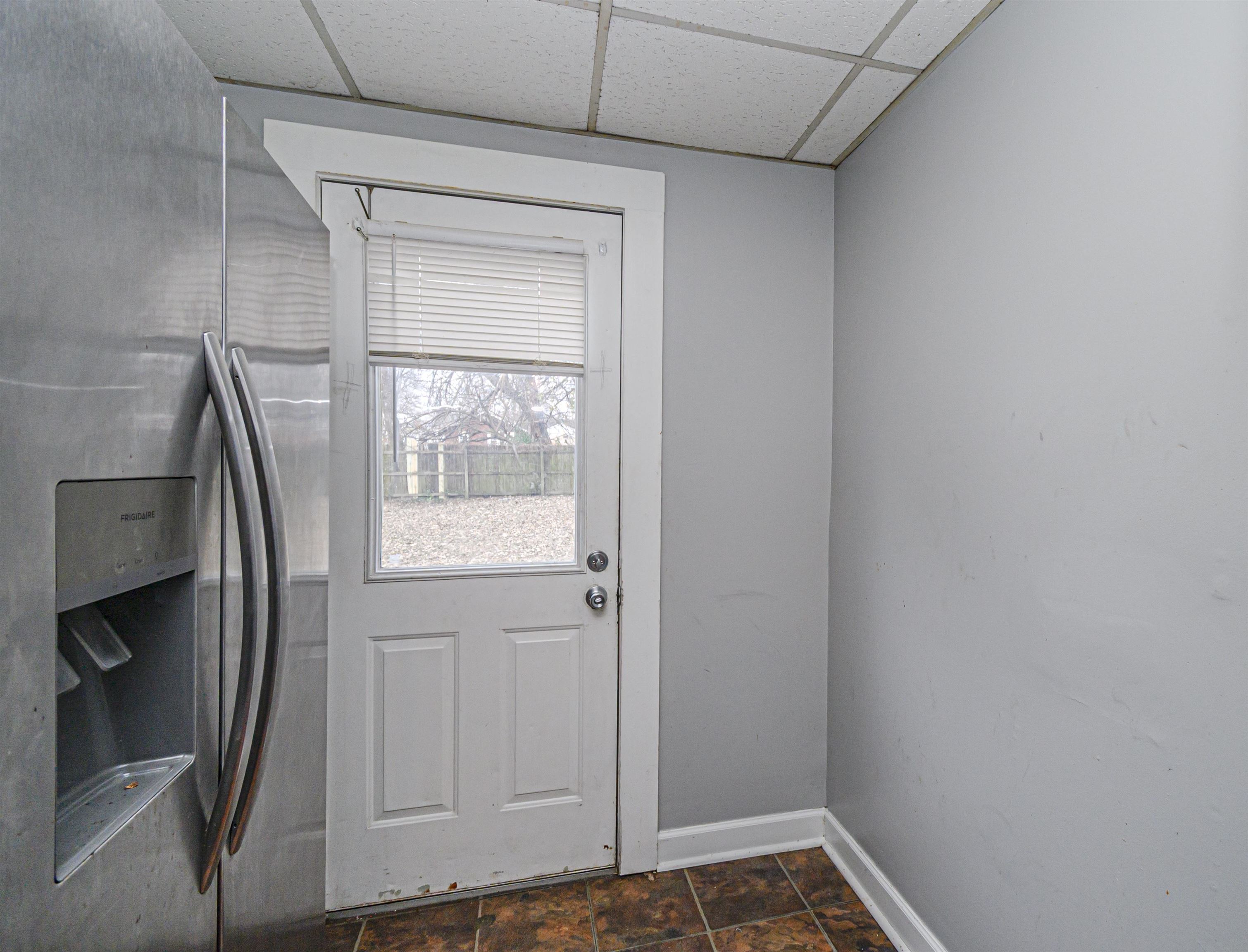 1728 Ohio Street, Owensboro, Kentucky 42301, 2 Bedrooms Bedrooms, ,1 BathroomBathrooms,Single Family Residence,For Sale,Ohio Street,92072