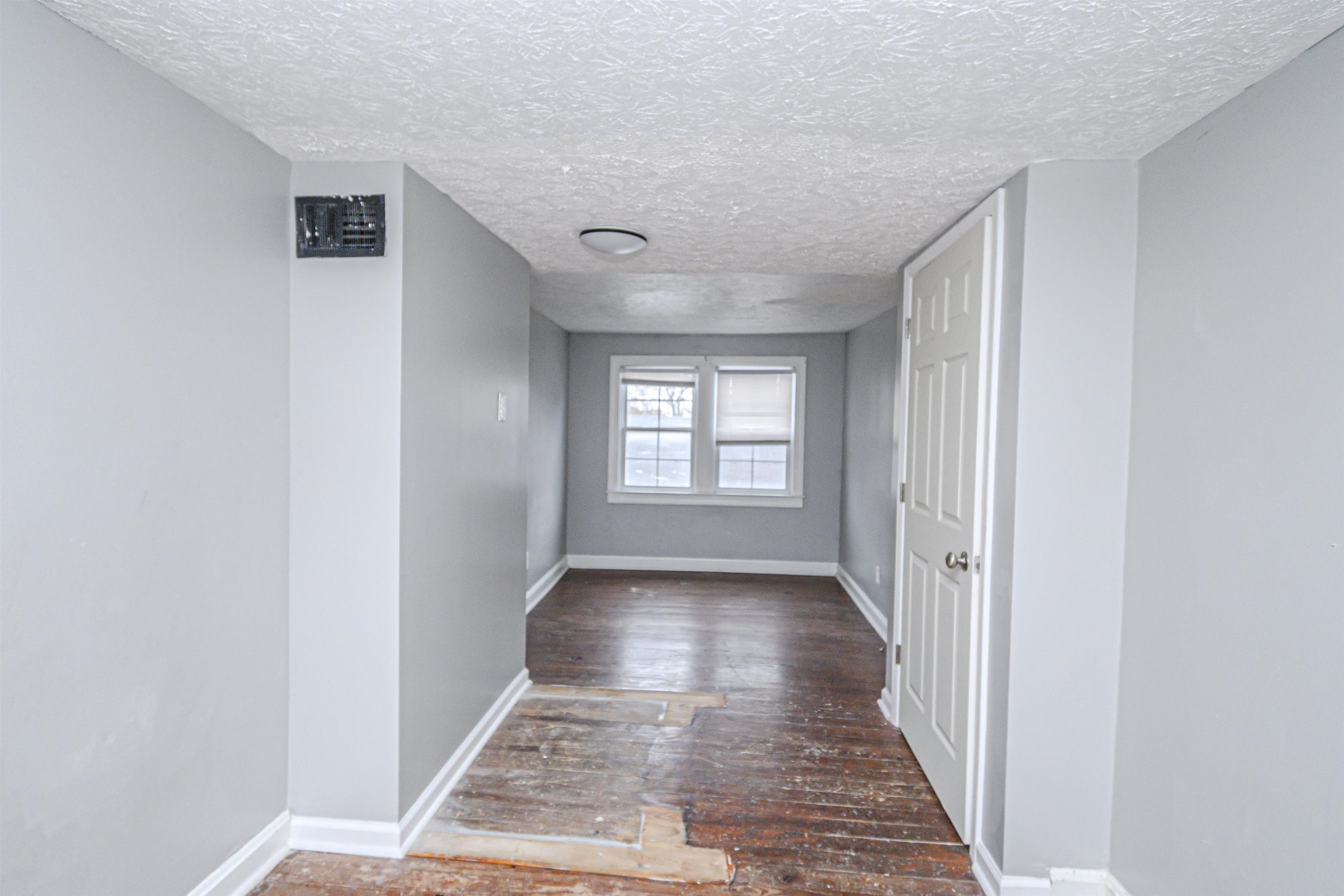 1728 Ohio Street, Owensboro, Kentucky 42301, 2 Bedrooms Bedrooms, ,1 BathroomBathrooms,Single Family Residence,For Sale,Ohio Street,92072