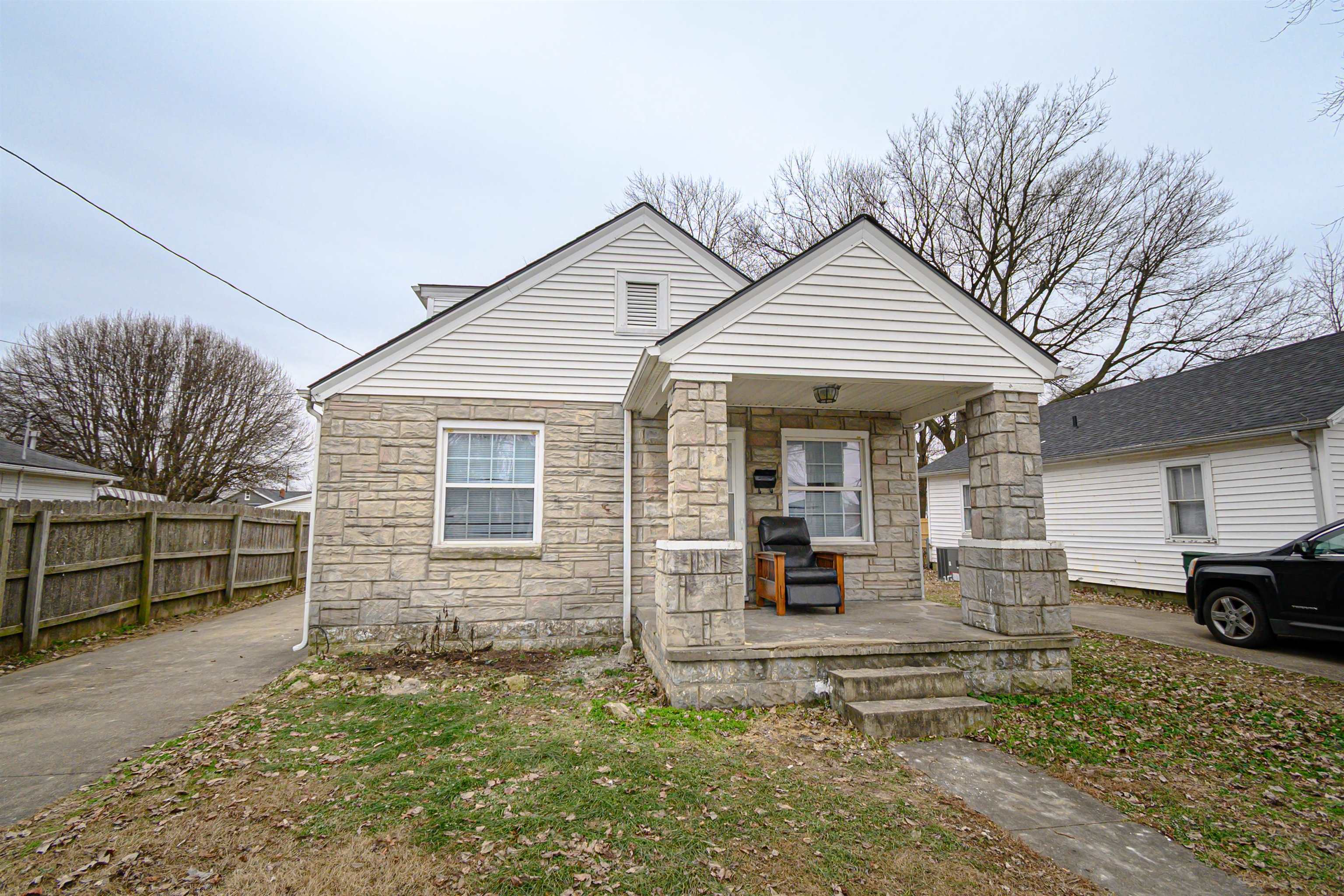 1728 Ohio Street, Owensboro, Kentucky 42301, 2 Bedrooms Bedrooms, ,1 BathroomBathrooms,Single Family Residence,For Sale,Ohio Street,92072