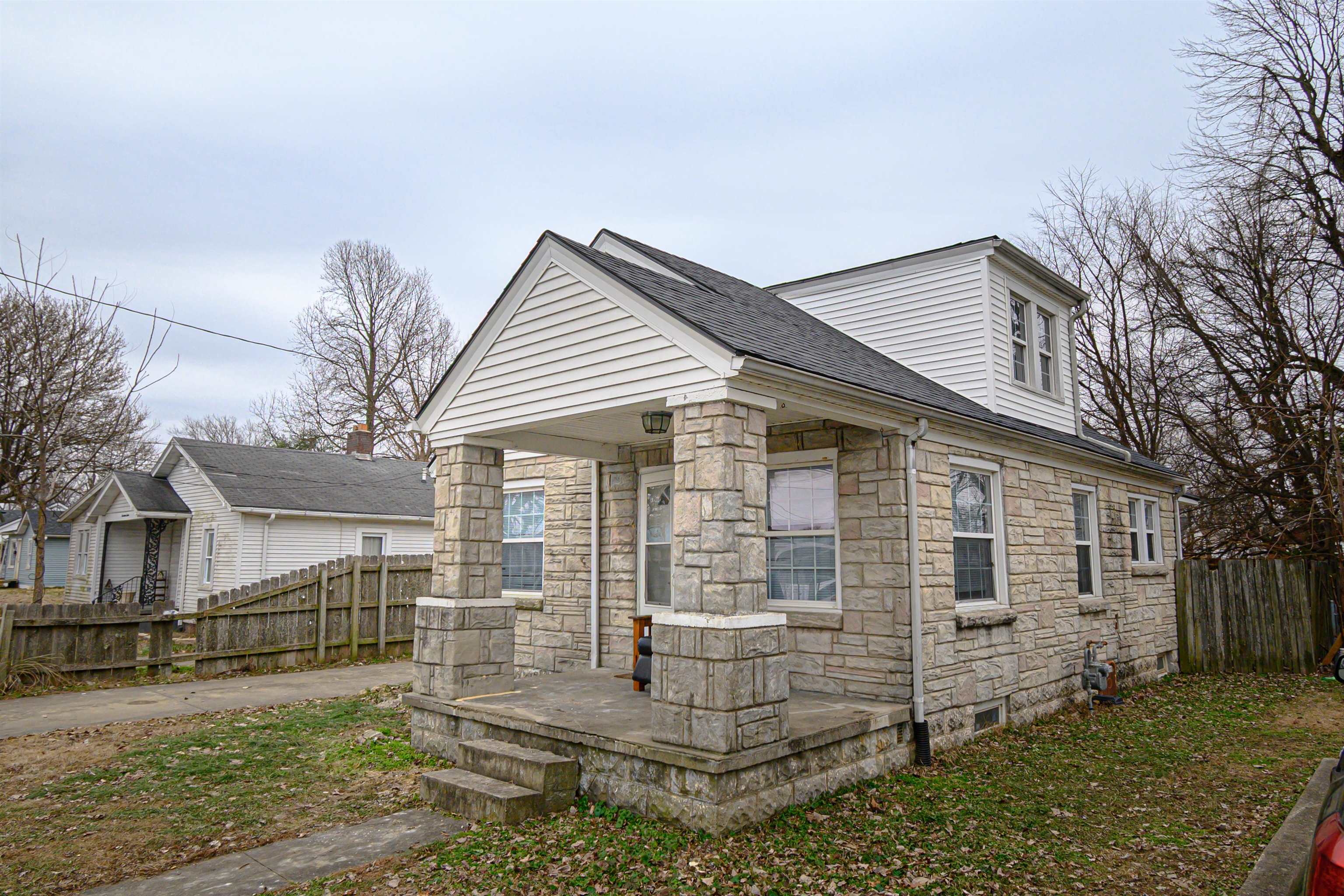 1728 Ohio Street, Owensboro, Kentucky 42301, 2 Bedrooms Bedrooms, ,1 BathroomBathrooms,Single Family Residence,For Sale,Ohio Street,92072