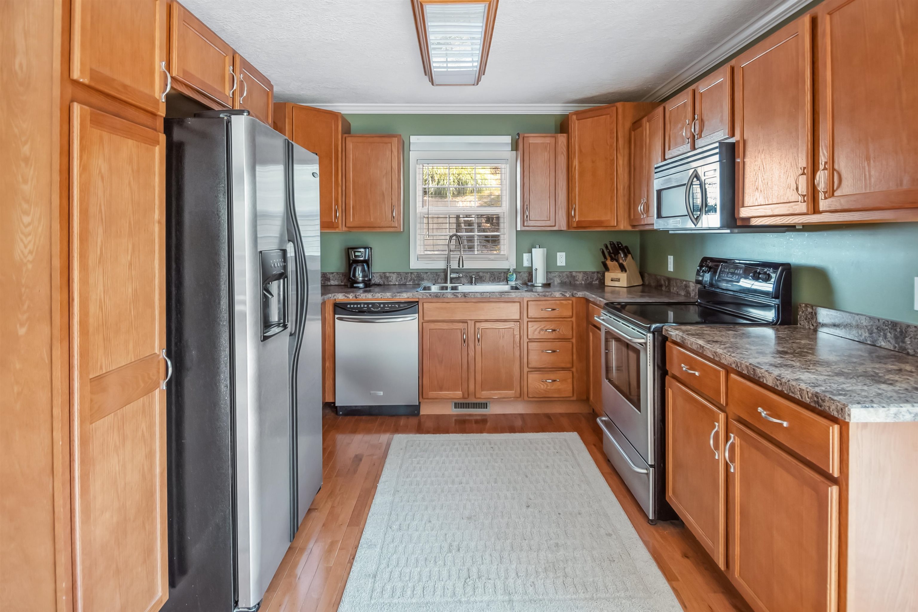 1895 Johnny Frank Rd, Leitchfield, Kentucky 42754, 3 Bedrooms Bedrooms, ,3 BathroomsBathrooms,Single Family Residence,For Sale,Johnny Frank Rd,92073