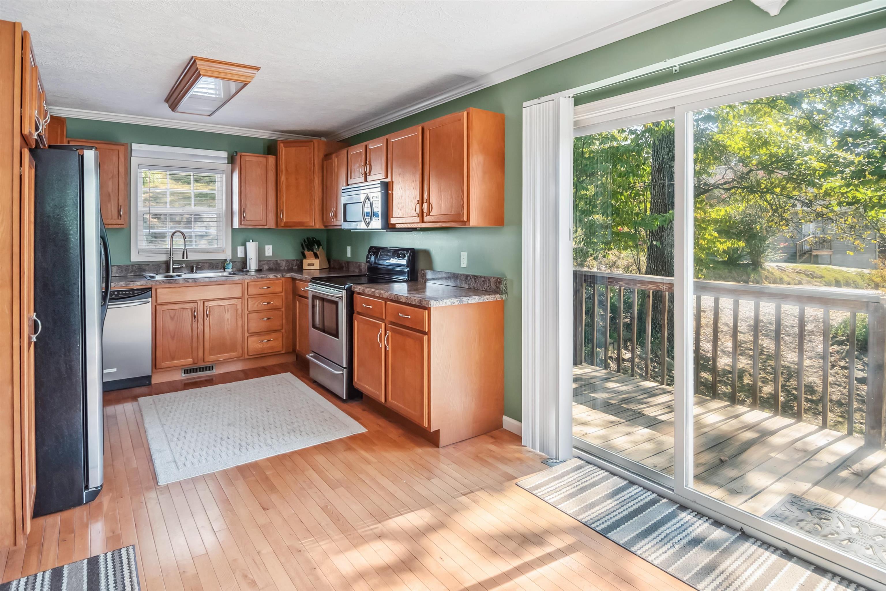 1895 Johnny Frank Rd, Leitchfield, Kentucky 42754, 3 Bedrooms Bedrooms, ,3 BathroomsBathrooms,Single Family Residence,For Sale,Johnny Frank Rd,92073