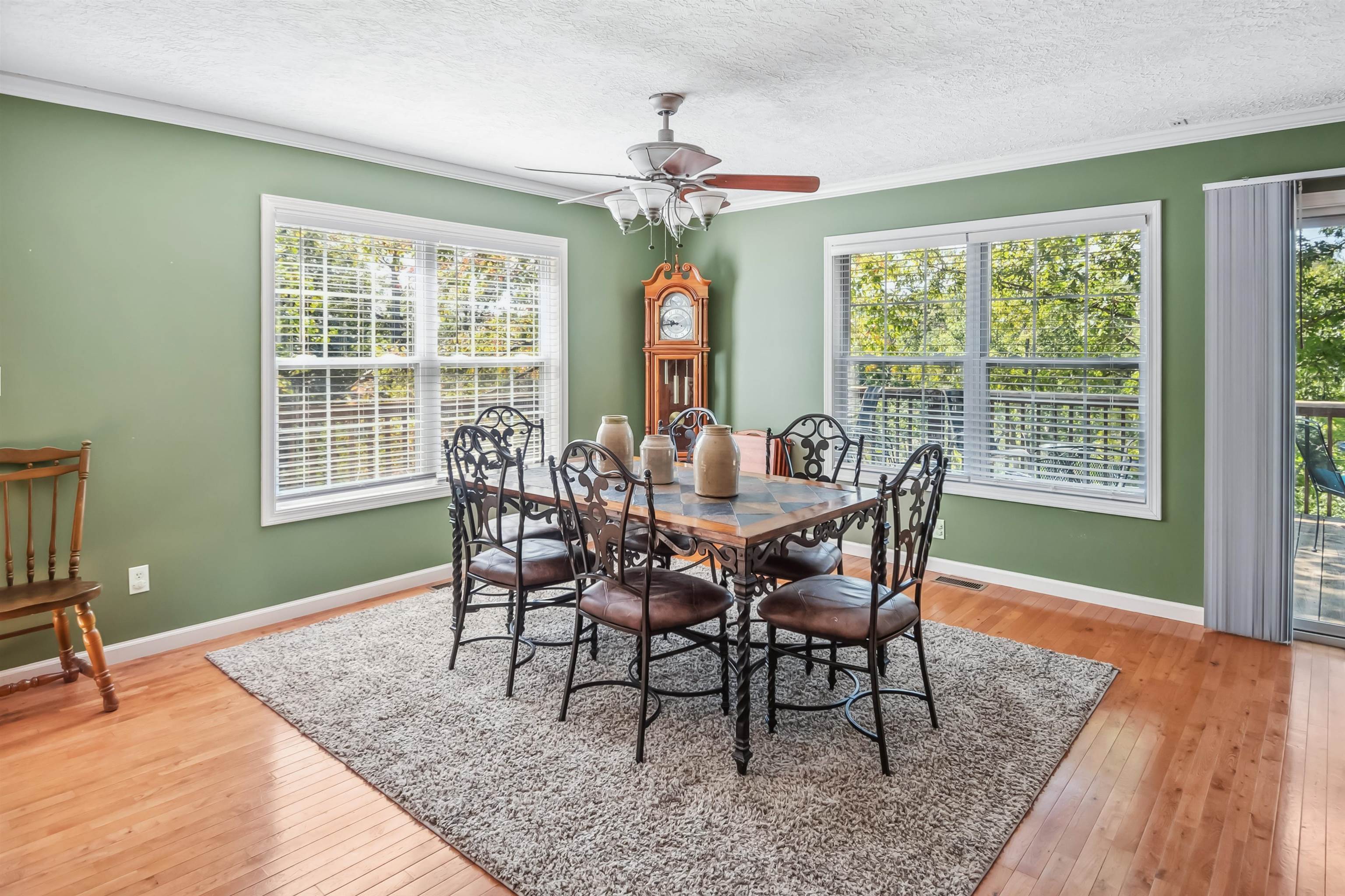 1895 Johnny Frank Rd, Leitchfield, Kentucky 42754, 3 Bedrooms Bedrooms, ,3 BathroomsBathrooms,Single Family Residence,For Sale,Johnny Frank Rd,92073