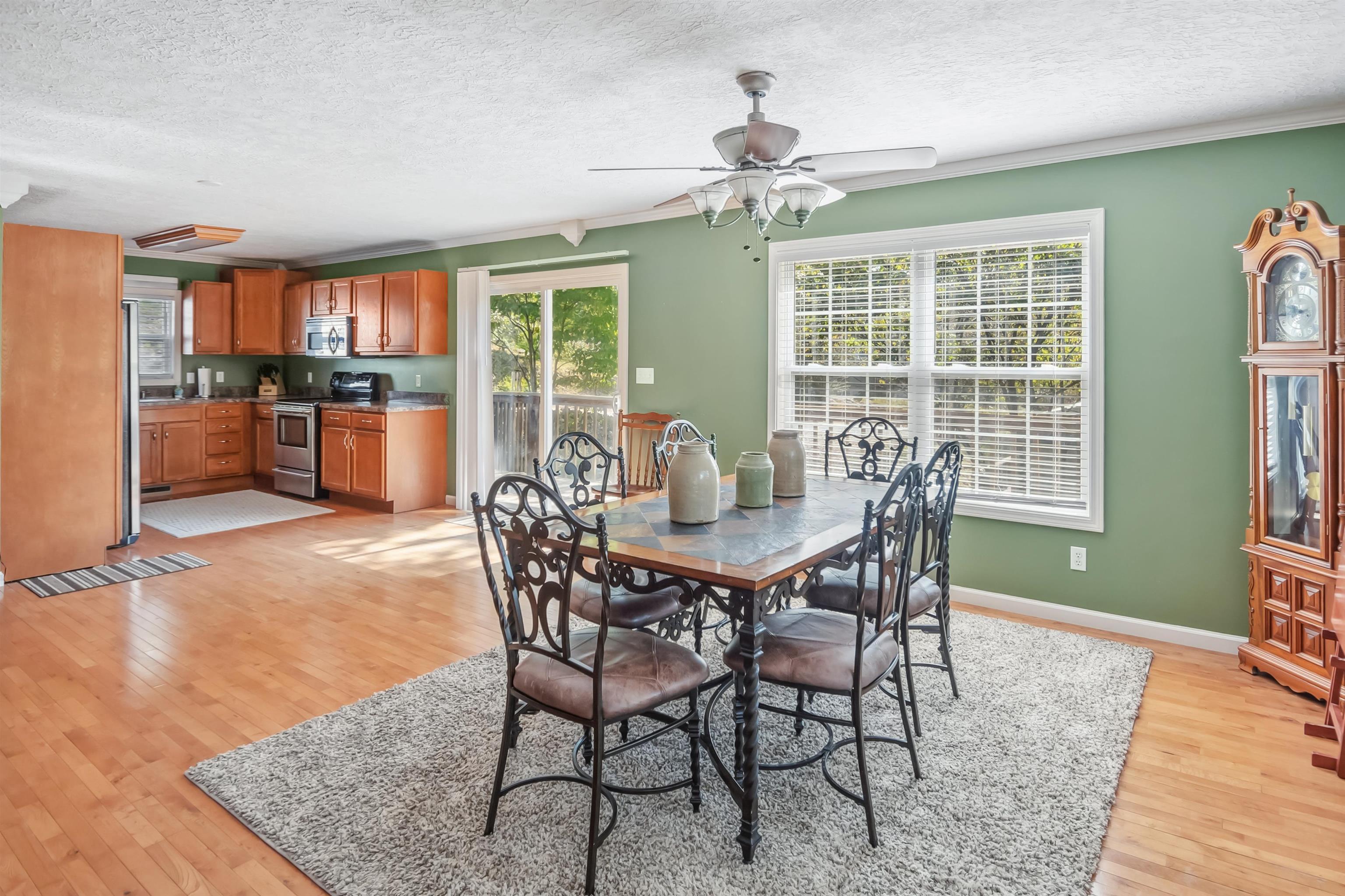 1895 Johnny Frank Rd, Leitchfield, Kentucky 42754, 3 Bedrooms Bedrooms, ,3 BathroomsBathrooms,Single Family Residence,For Sale,Johnny Frank Rd,92073