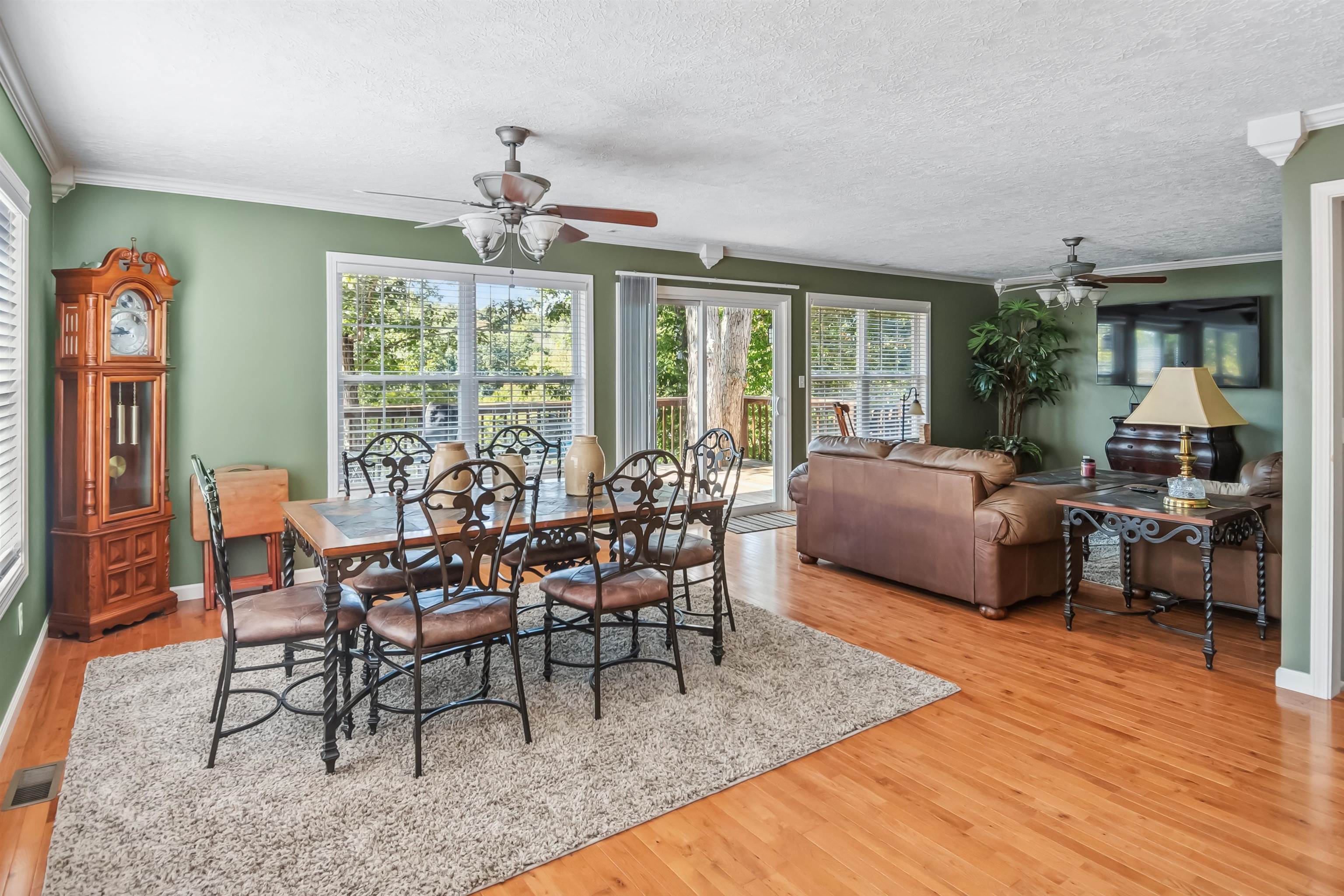 1895 Johnny Frank Rd, Leitchfield, Kentucky 42754, 3 Bedrooms Bedrooms, ,3 BathroomsBathrooms,Single Family Residence,For Sale,Johnny Frank Rd,92073