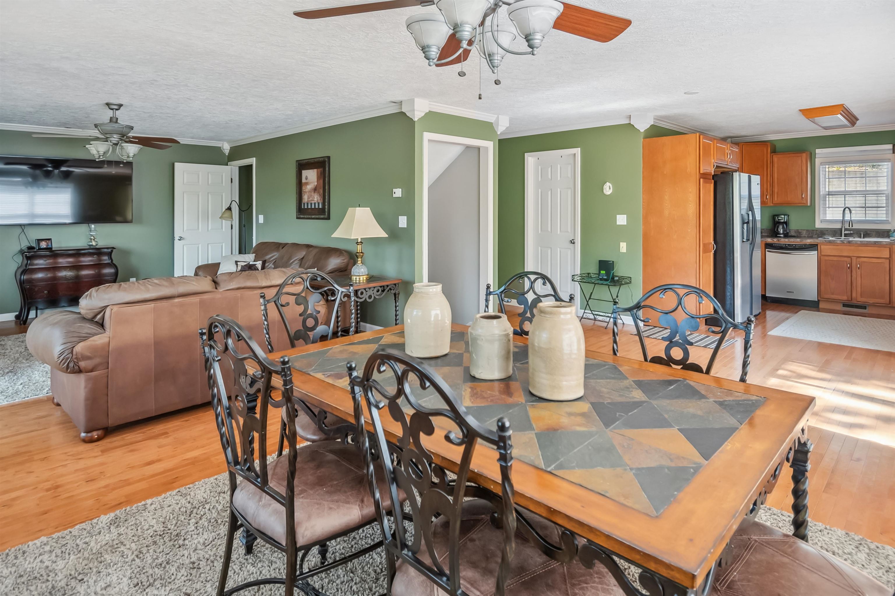 1895 Johnny Frank Rd, Leitchfield, Kentucky 42754, 3 Bedrooms Bedrooms, ,3 BathroomsBathrooms,Single Family Residence,For Sale,Johnny Frank Rd,92073