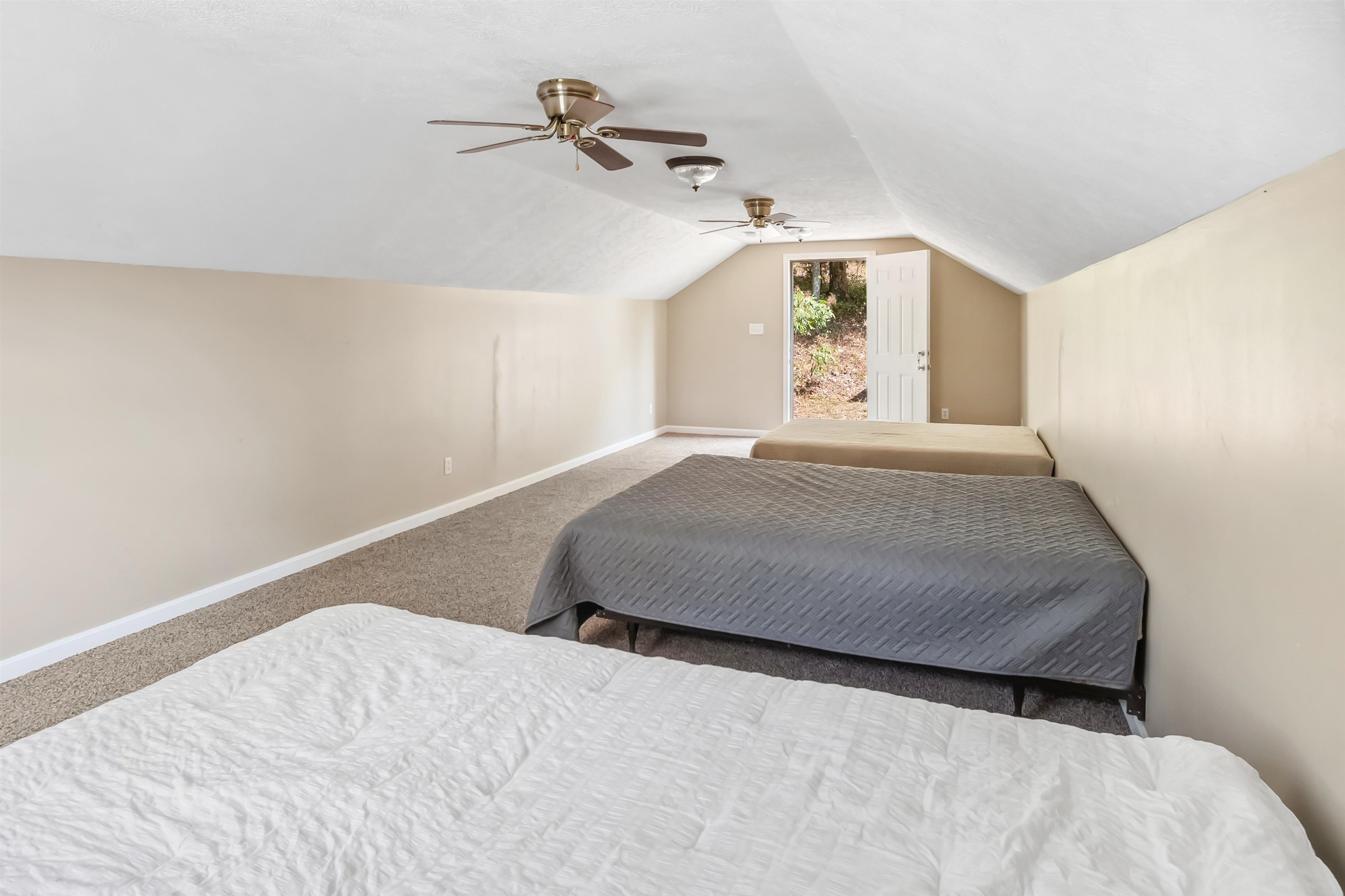 1895 Johnny Frank Rd, Leitchfield, Kentucky 42754, 3 Bedrooms Bedrooms, ,3 BathroomsBathrooms,Single Family Residence,For Sale,Johnny Frank Rd,92073