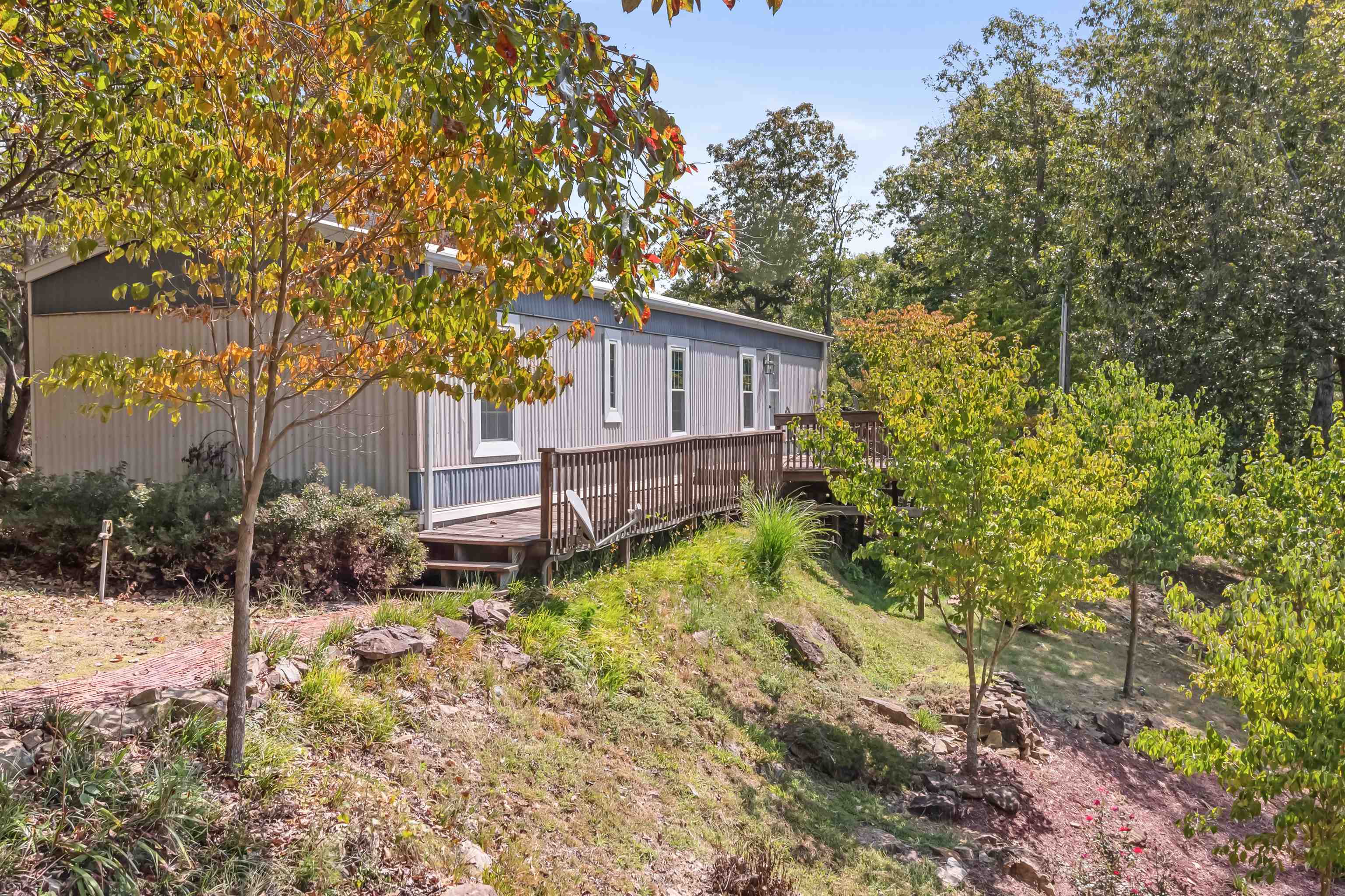 1895 Johnny Frank Rd, Leitchfield, Kentucky 42754, 3 Bedrooms Bedrooms, ,3 BathroomsBathrooms,Single Family Residence,For Sale,Johnny Frank Rd,92073