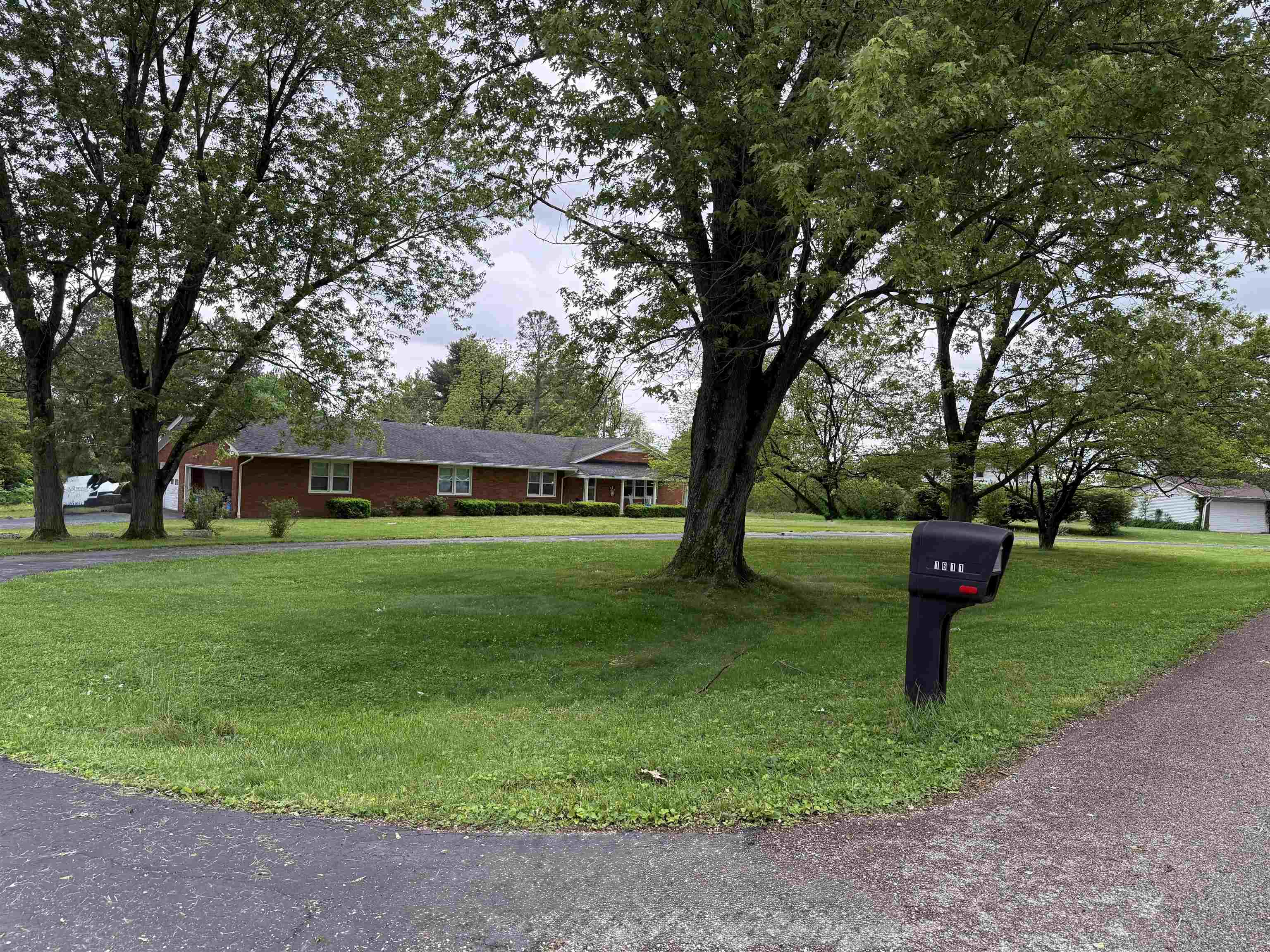1611 Antler Avenue, Owensboro, Kentucky 42303, 3 Bedrooms Bedrooms, ,2 BathroomsBathrooms,Single Family Residence,For Sale,Antler Avenue,92075