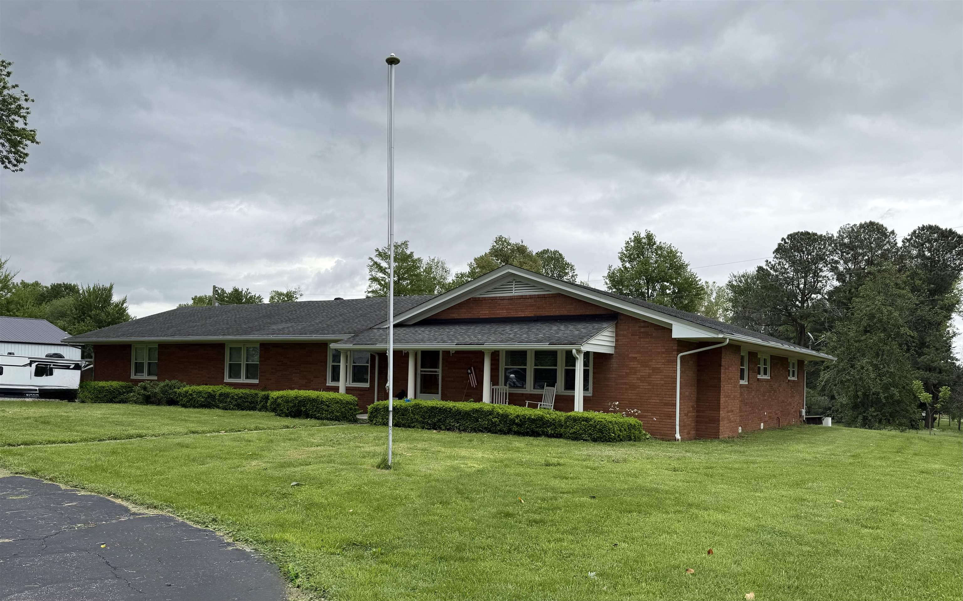1611 Antler Avenue, Owensboro, Kentucky 42303, 3 Bedrooms Bedrooms, ,2 BathroomsBathrooms,Single Family Residence,For Sale,Antler Avenue,92075
