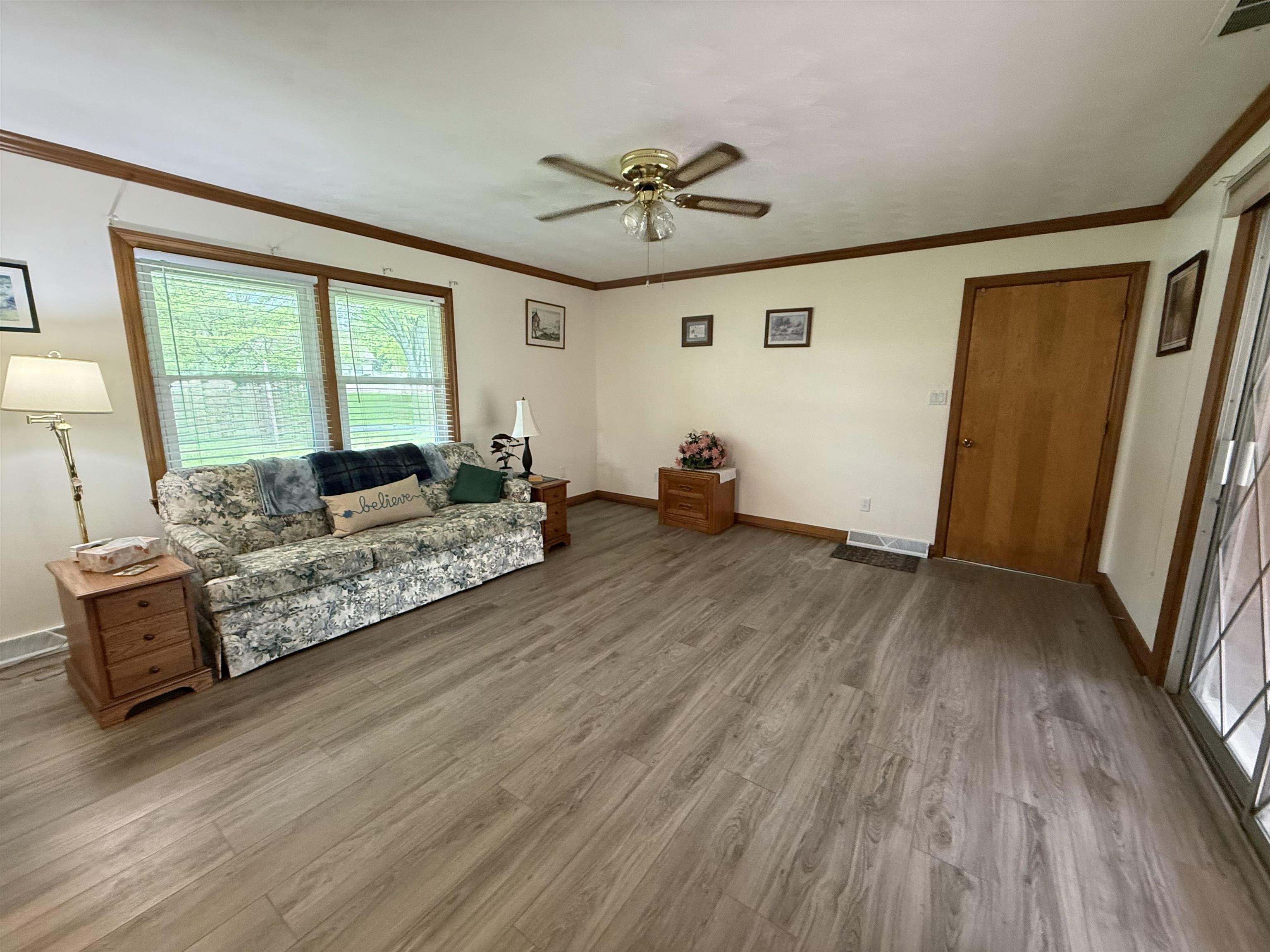 1611 Antler Avenue, Owensboro, Kentucky 42303, 3 Bedrooms Bedrooms, ,2 BathroomsBathrooms,Single Family Residence,For Sale,Antler Avenue,92075