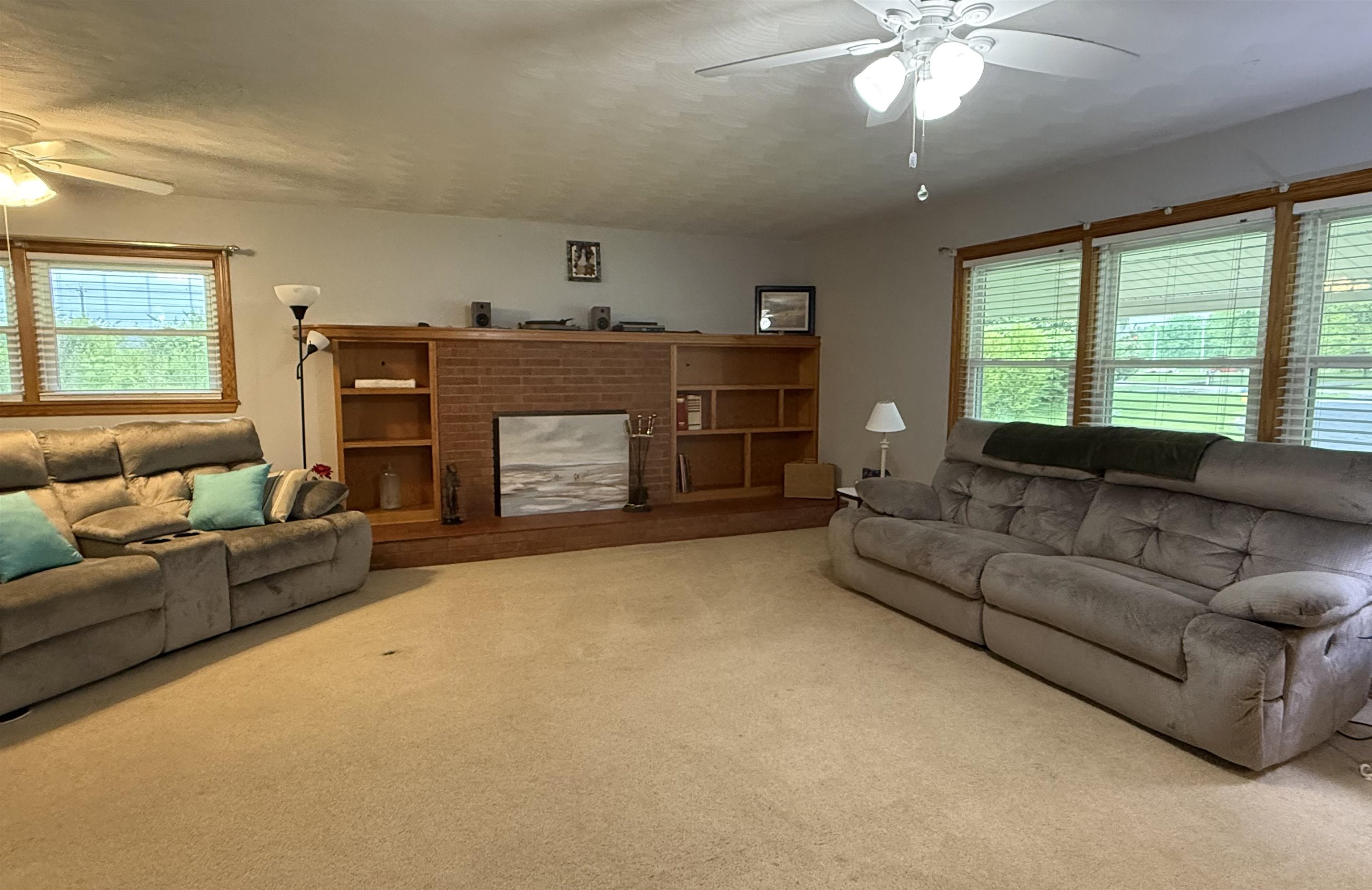 1611 Antler Avenue, Owensboro, Kentucky 42303, 3 Bedrooms Bedrooms, ,2 BathroomsBathrooms,Single Family Residence,For Sale,Antler Avenue,92075