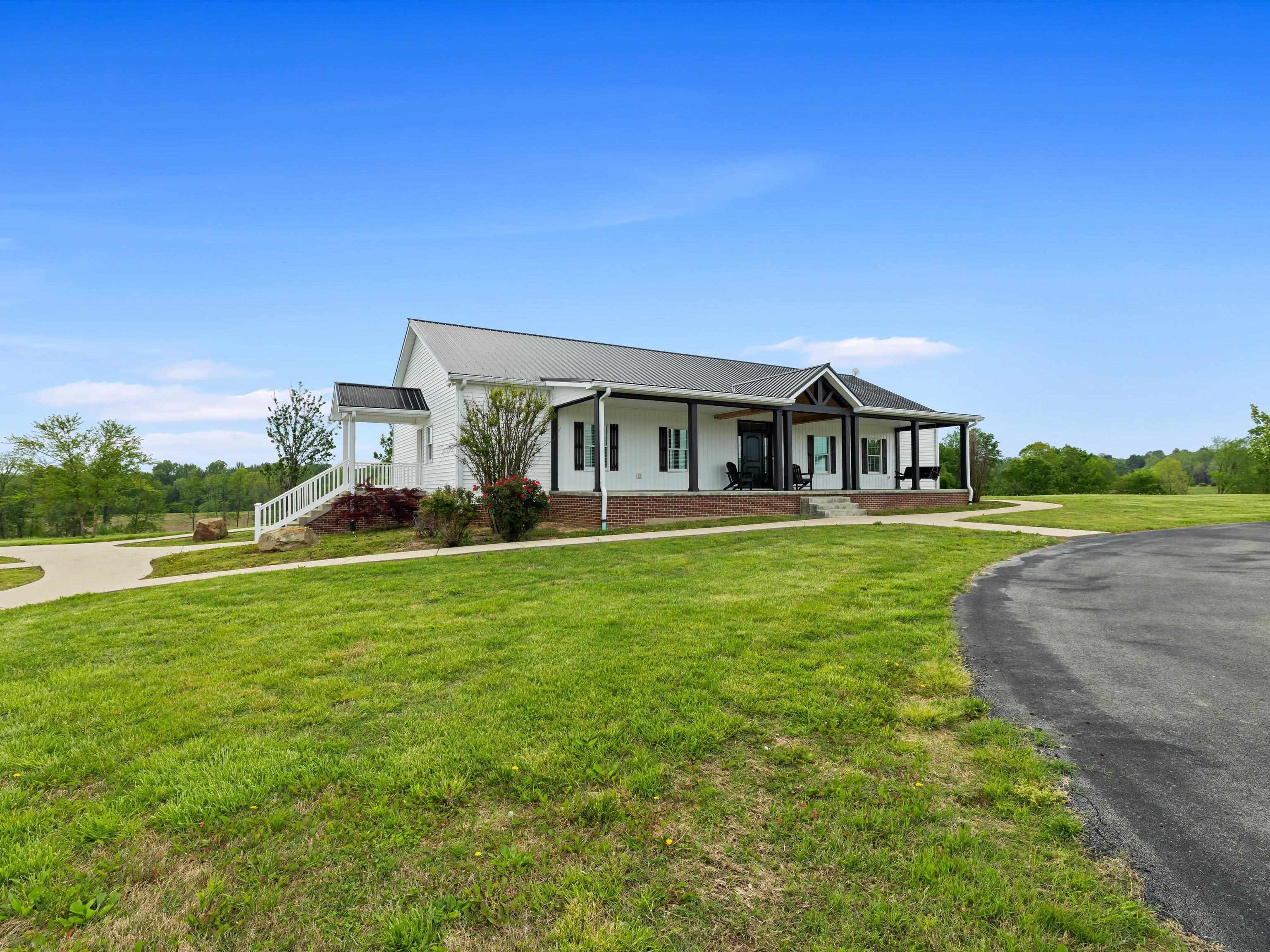 4848 Greenville Rd., White Plains, Kentucky 42464, 4 Bedrooms Bedrooms, ,2 BathroomsBathrooms,Farm,For Sale,Greenville Rd.,92078