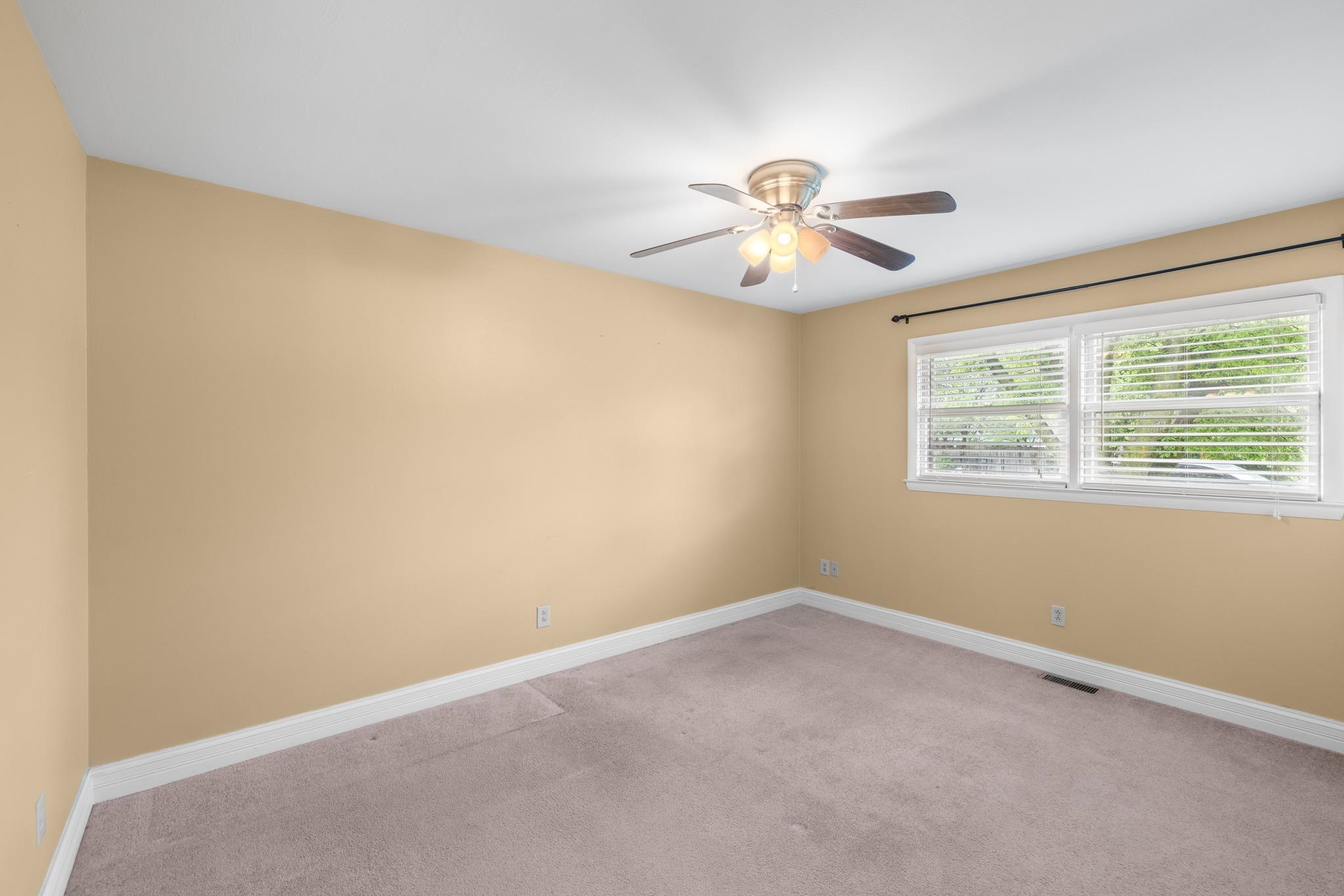 2229 Wintergreen Loop N, Owensboro, Kentucky 42301, 3 Bedrooms Bedrooms, ,3 BathroomsBathrooms,Ranch,For Sale,Wintergreen Loop N,92092