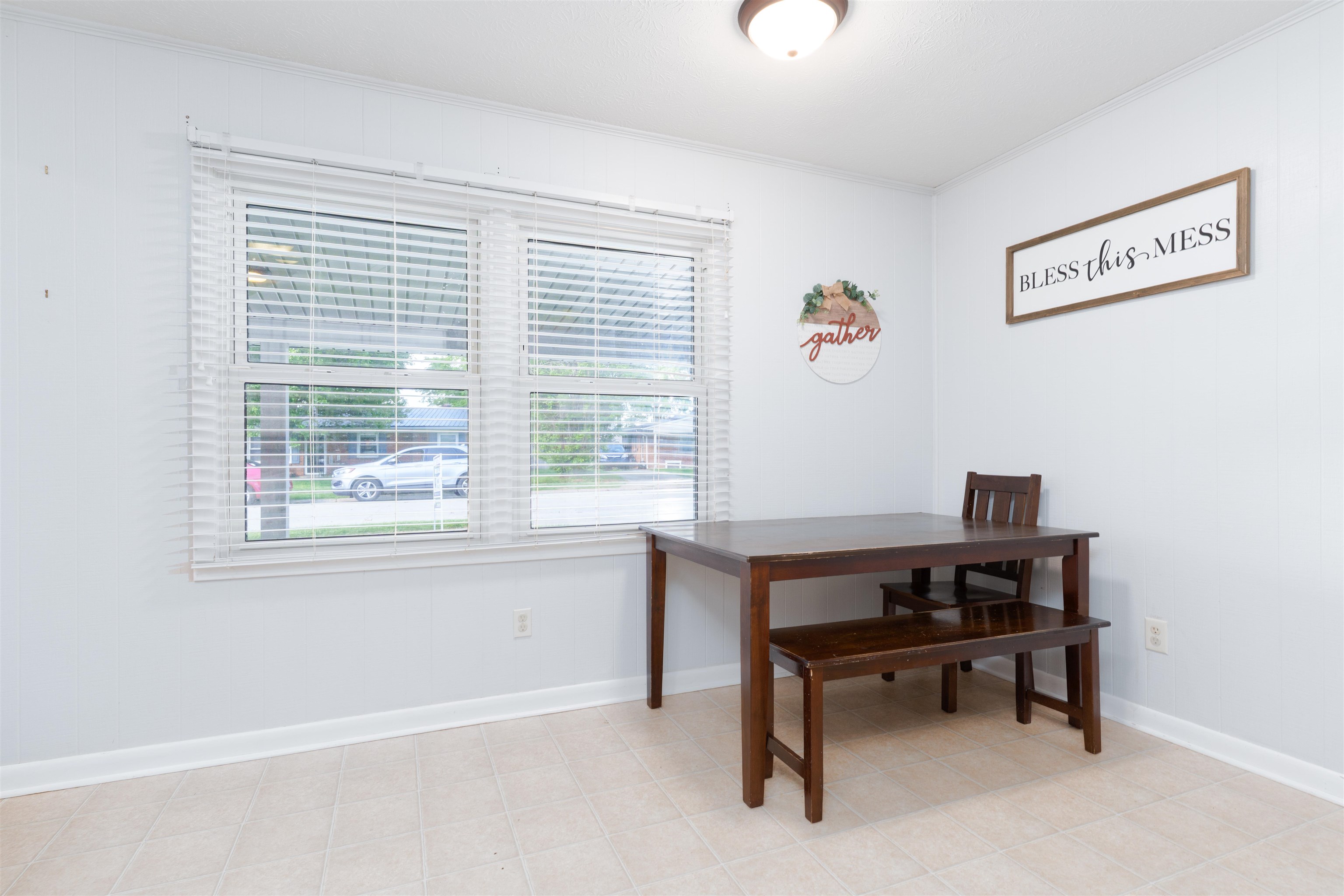 6416 Walnut Ct, Utica, Kentucky 42376, 3 Bedrooms Bedrooms, ,1 BathroomBathrooms,Single Family Residence,For Sale,Walnut Ct,92094