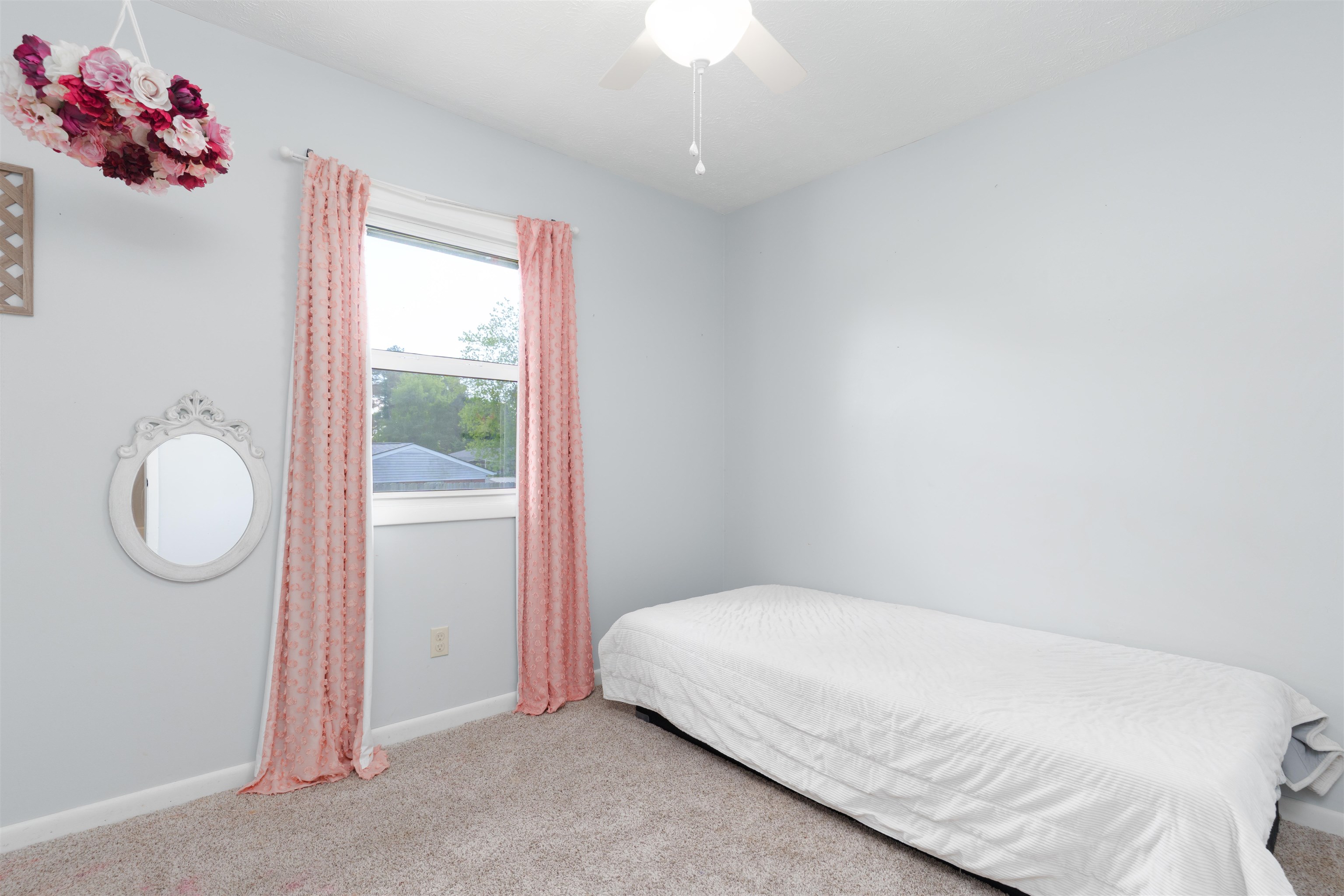6416 Walnut Ct, Utica, Kentucky 42376, 3 Bedrooms Bedrooms, ,1 BathroomBathrooms,Single Family Residence,For Sale,Walnut Ct,92094