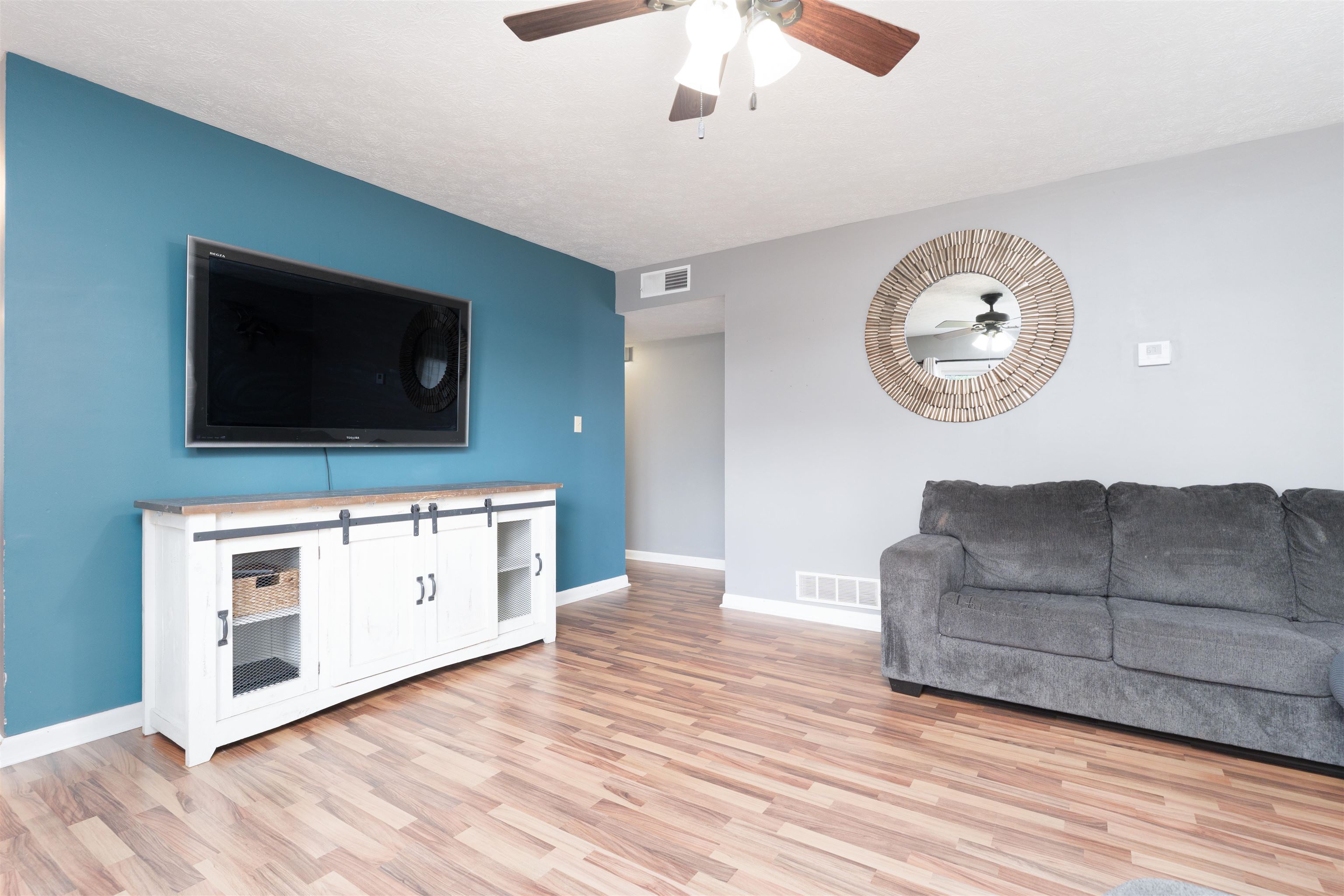 6416 Walnut Ct, Utica, Kentucky 42376, 3 Bedrooms Bedrooms, ,1 BathroomBathrooms,Single Family Residence,For Sale,Walnut Ct,92094