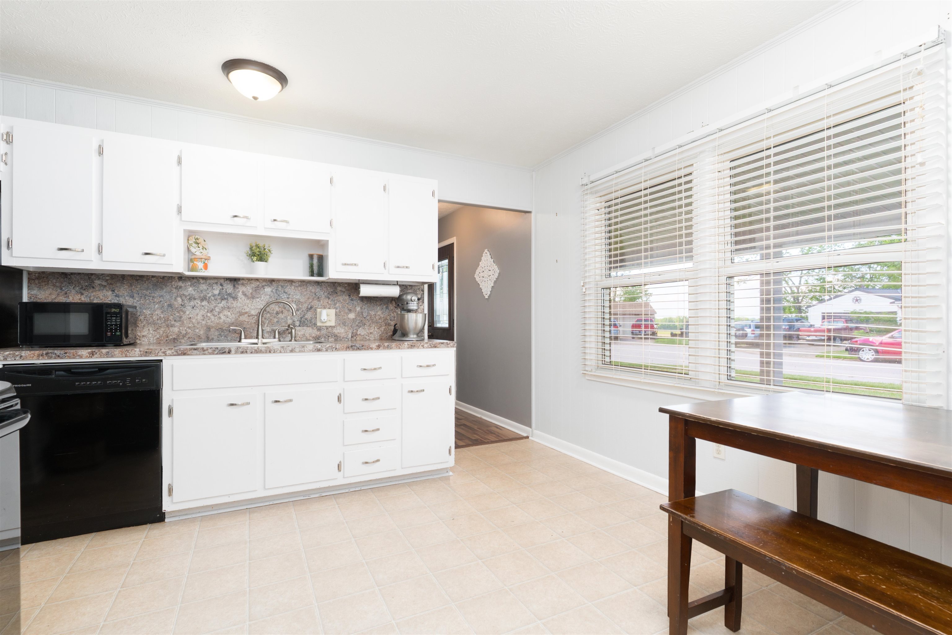 6416 Walnut Ct, Utica, Kentucky 42376, 3 Bedrooms Bedrooms, ,1 BathroomBathrooms,Single Family Residence,For Sale,Walnut Ct,92094