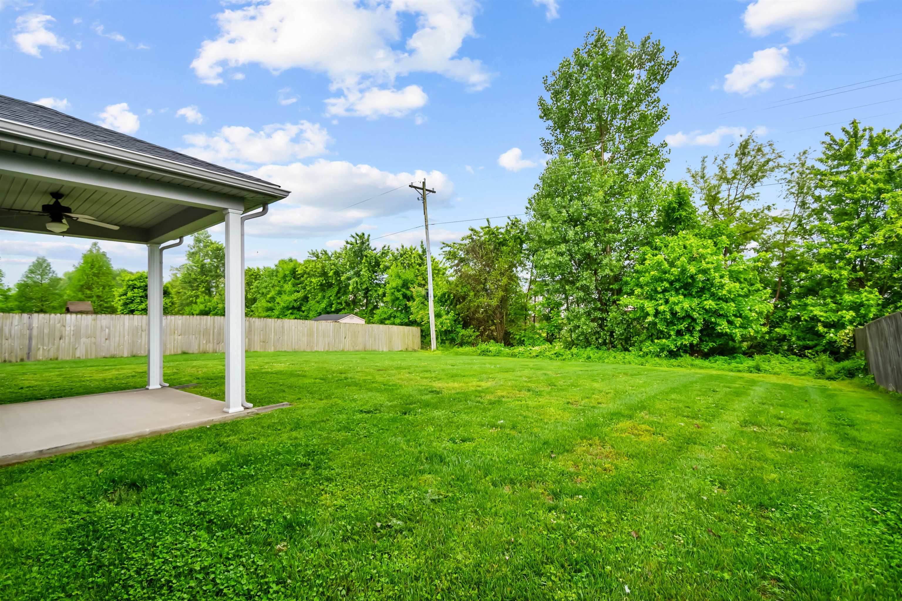 6264 Brookstone Place, Utica, Kentucky 42376, 3 Bedrooms Bedrooms, ,2 BathroomsBathrooms,Single Family Residence,For Sale,Brookstone Place,92108