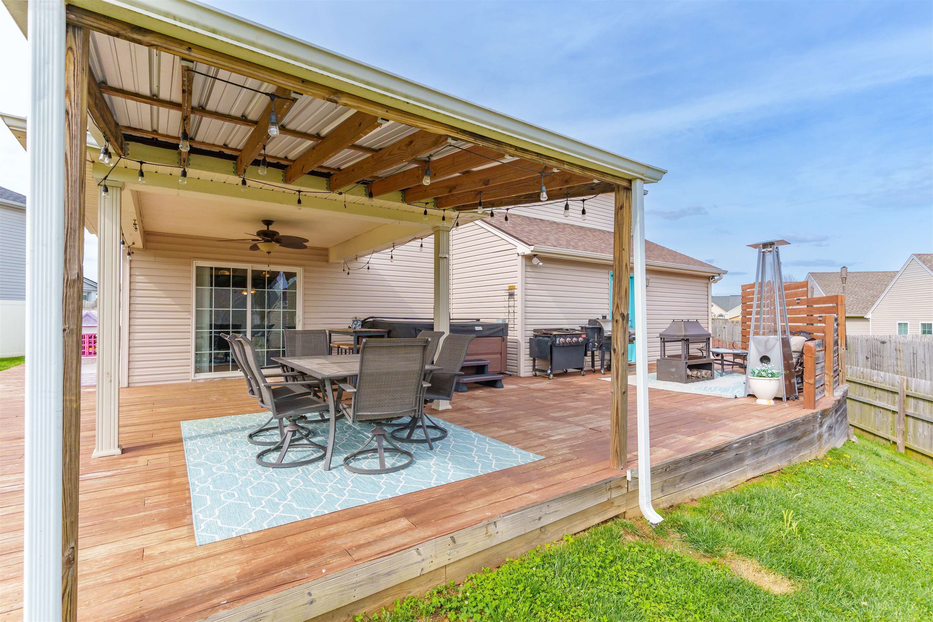 2981 Summer Point Ct, Owensboro, Kentucky 42303, 4 Bedrooms Bedrooms, ,2 BathroomsBathrooms,Single Family Residence,For Sale,Summer Point Ct,92111