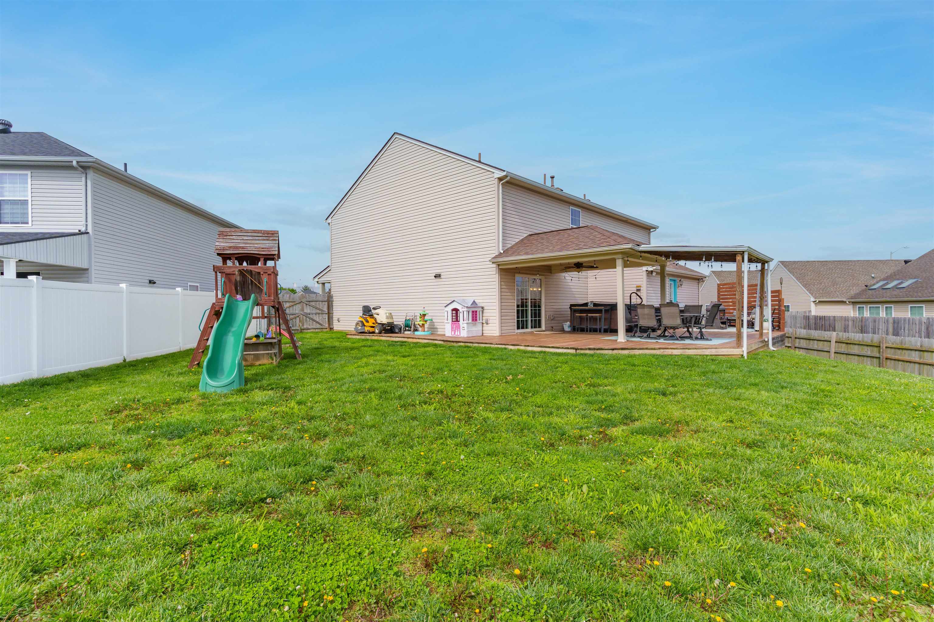 2981 Summer Point Ct, Owensboro, Kentucky 42303, 4 Bedrooms Bedrooms, ,2 BathroomsBathrooms,Single Family Residence,For Sale,Summer Point Ct,92111