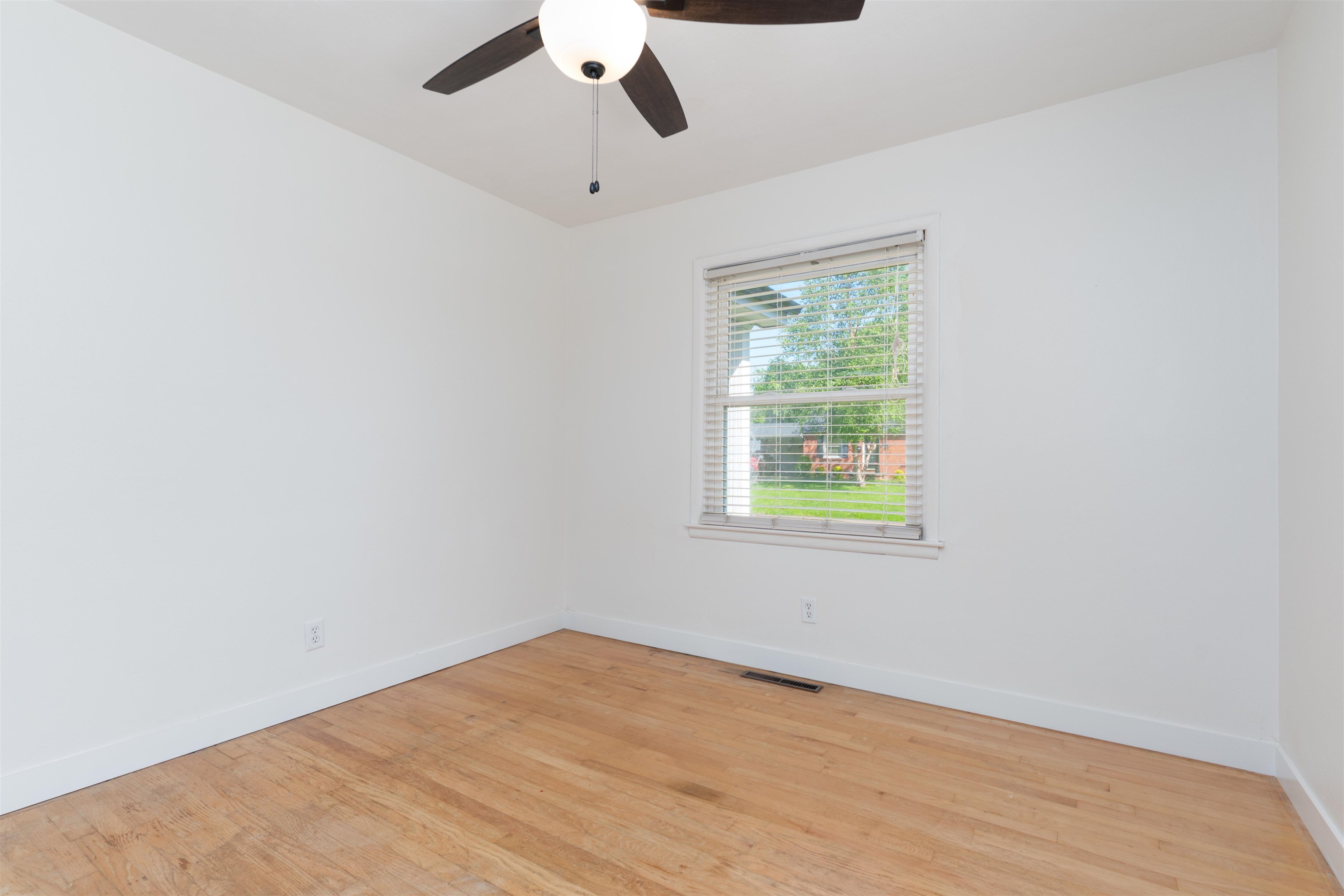 1133 Avondale Rd, Owensboro, Kentucky 42303-5002, 4 Bedrooms Bedrooms, ,2 BathroomsBathrooms,Single Family Residence,For Sale,Avondale Rd,92114