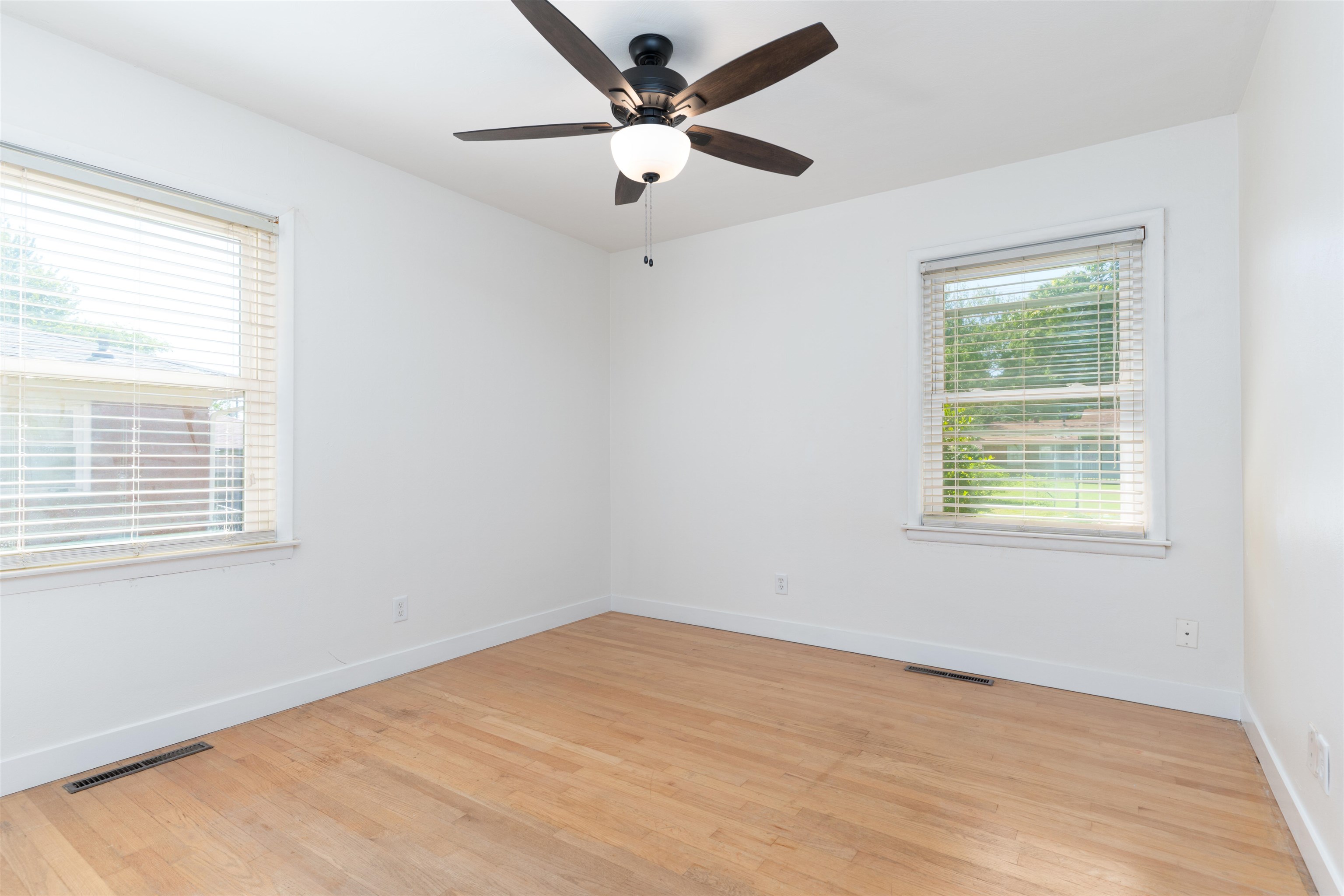 1133 Avondale Rd, Owensboro, Kentucky 42303-5002, 4 Bedrooms Bedrooms, ,2 BathroomsBathrooms,Single Family Residence,For Sale,Avondale Rd,92114