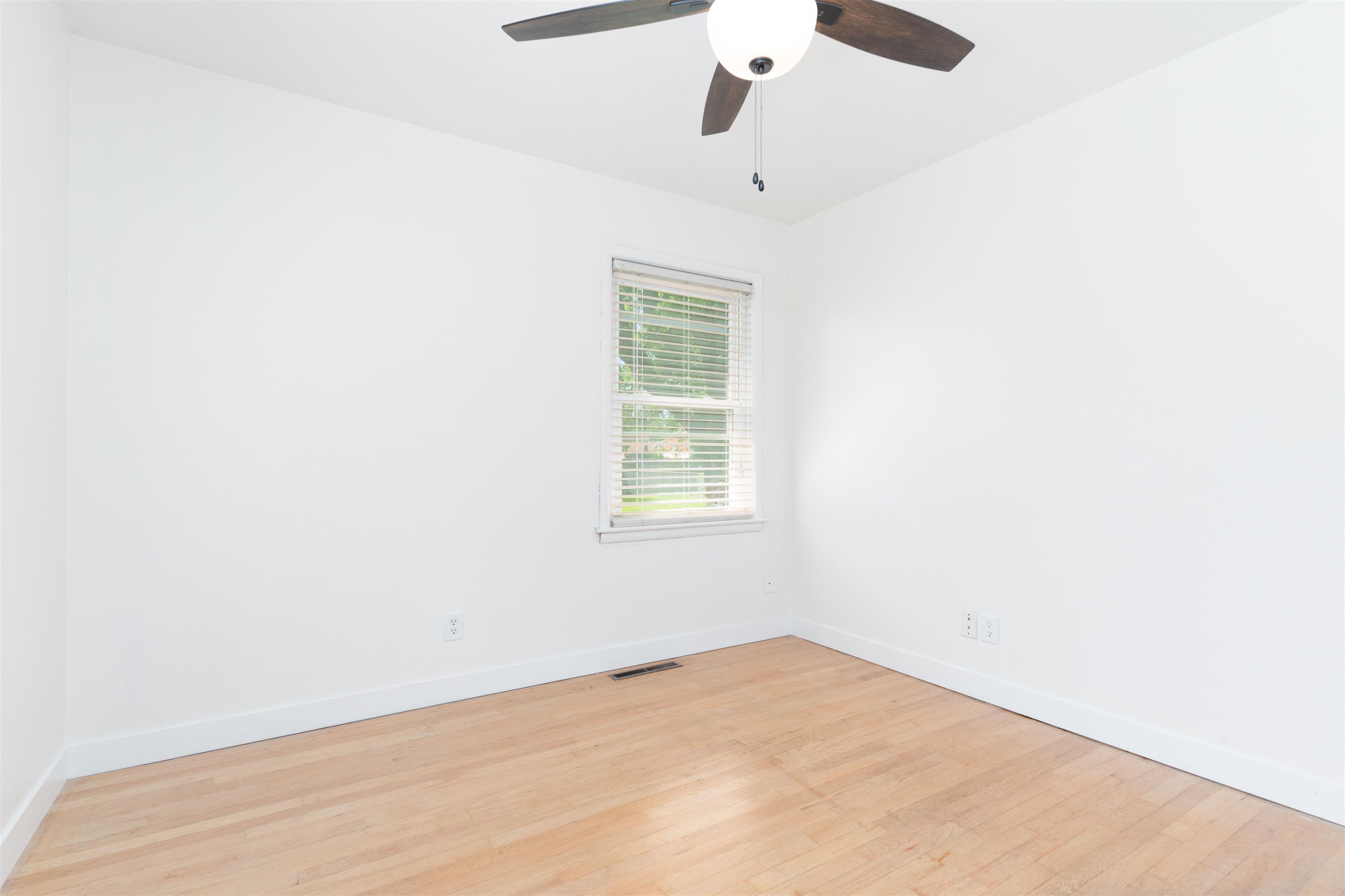 1133 Avondale Rd, Owensboro, Kentucky 42303-5002, 4 Bedrooms Bedrooms, ,2 BathroomsBathrooms,Single Family Residence,For Sale,Avondale Rd,92114