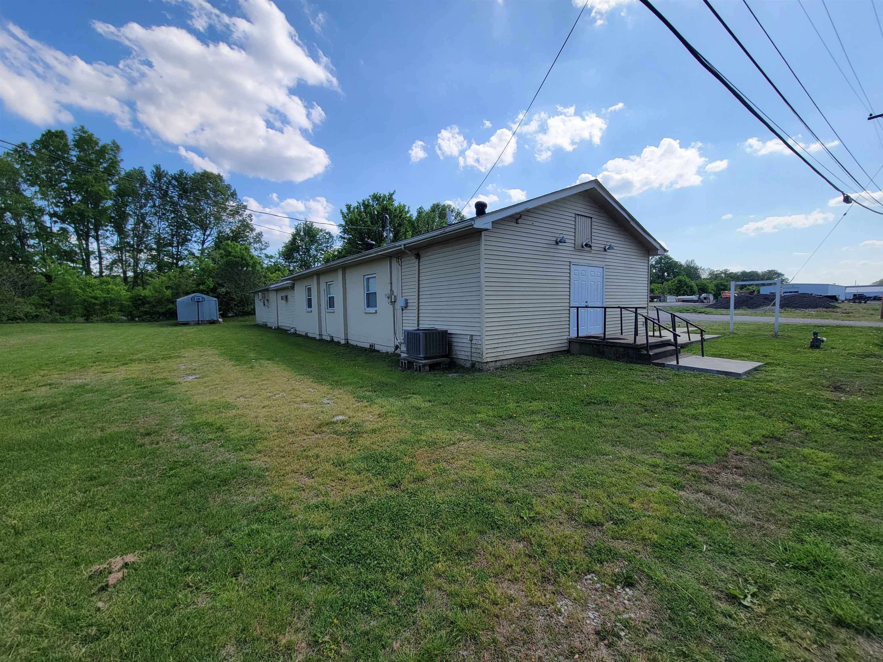 221 E 1st St, Beaver Dam, Kentucky 42320, ,Mixed Use,For Sale,E 1st St,92115