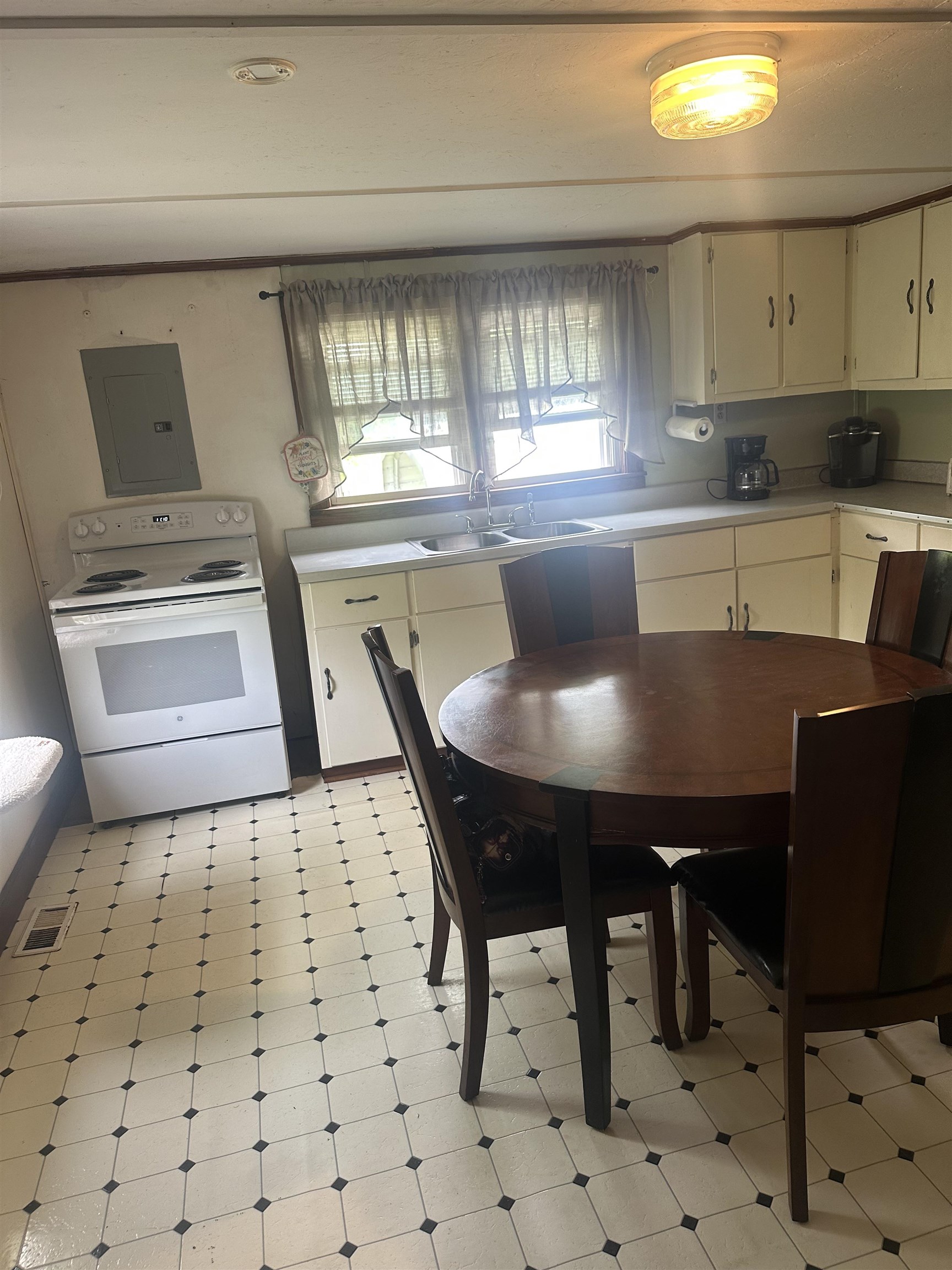 419 Ferry Street, Other, Kentucky 42273, 2 Bedrooms Bedrooms, ,1 BathroomBathrooms,Single Family Residence,For Sale,Ferry Street,92116