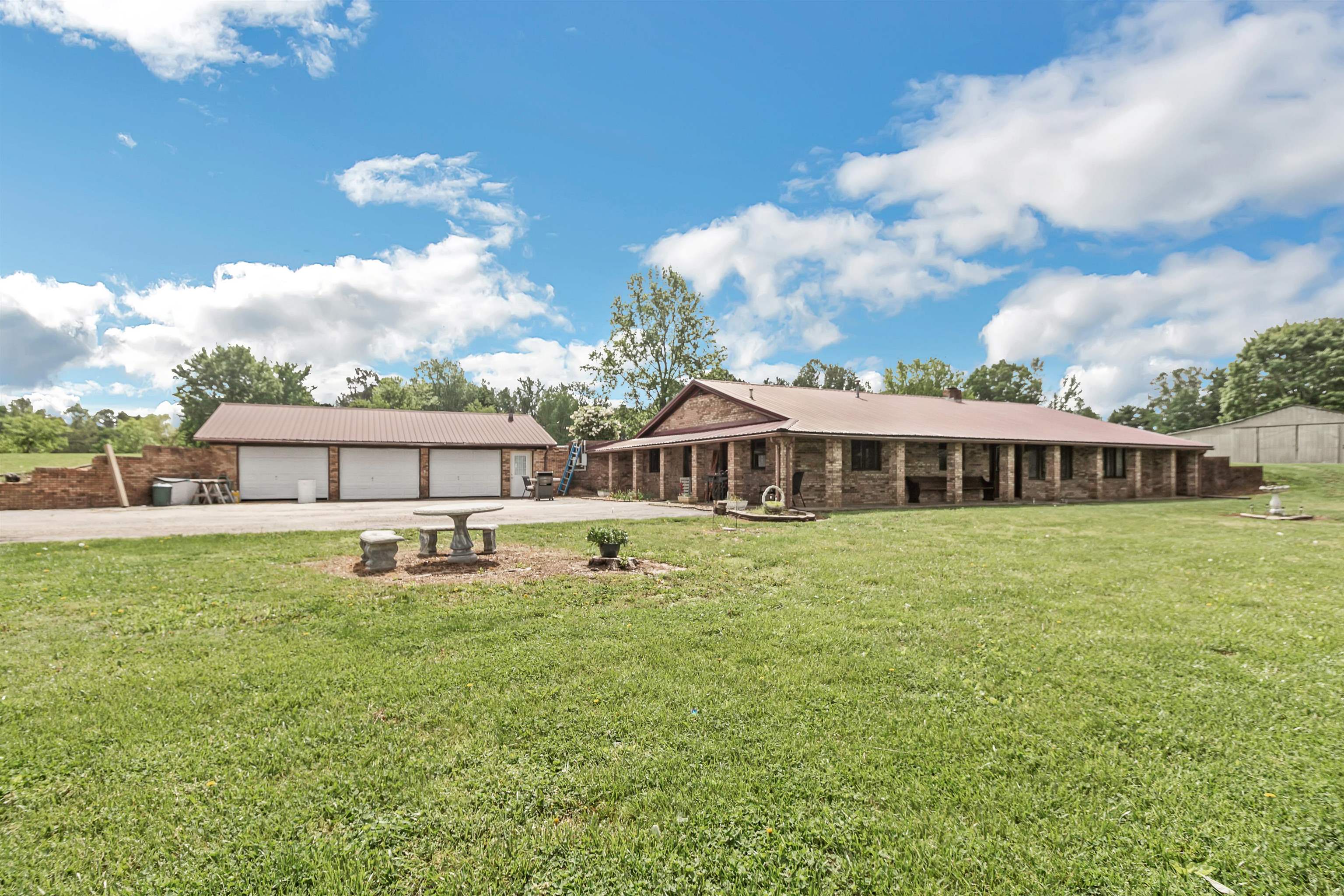 166 Narrows Rd, Fordsville, Kentucky 42343, 4 Bedrooms Bedrooms, ,2 BathroomsBathrooms,Single Family Residence,For Sale,Narrows Rd,92117