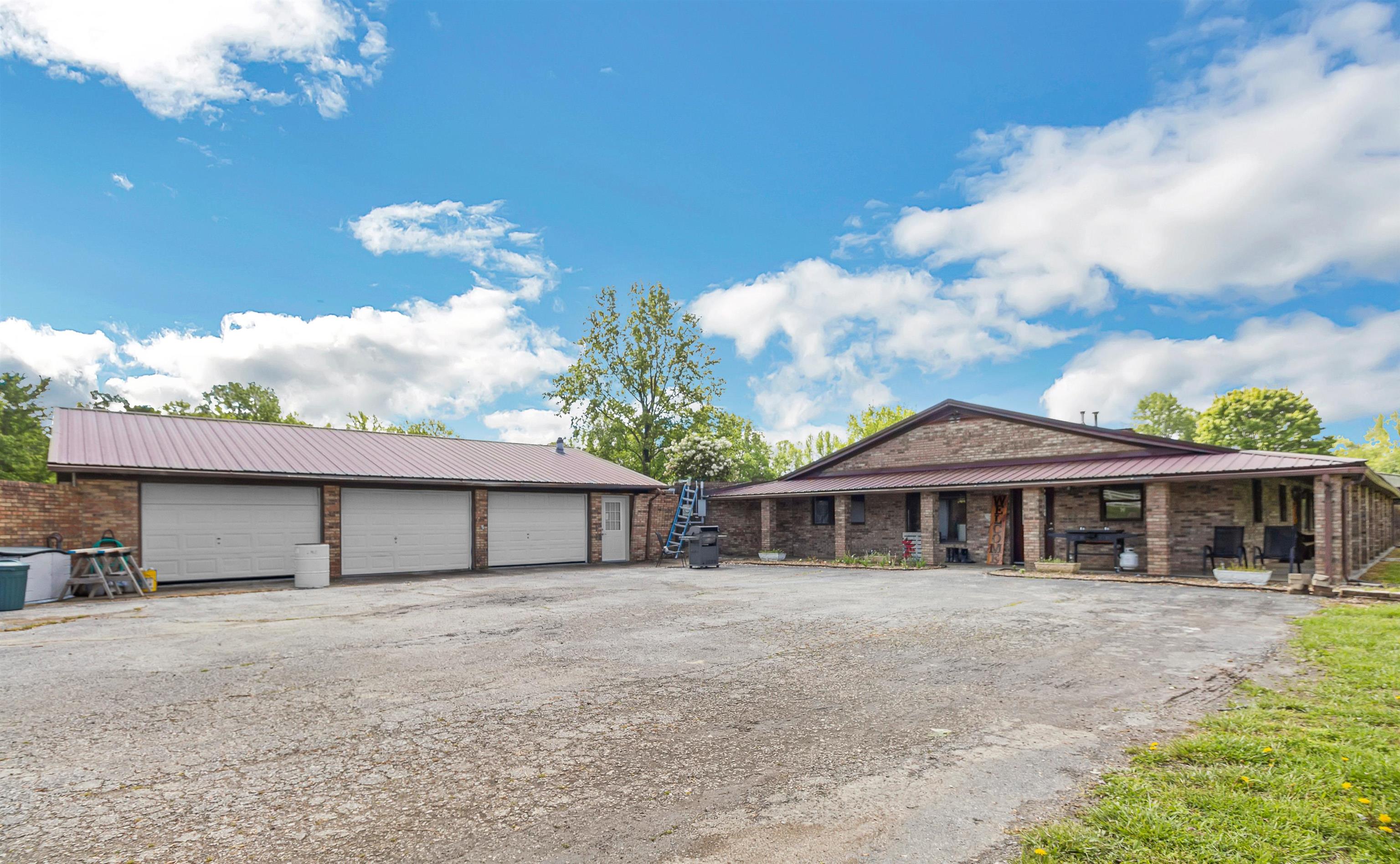 166 Narrows Rd, Fordsville, Kentucky 42343, 4 Bedrooms Bedrooms, ,2 BathroomsBathrooms,Single Family Residence,For Sale,Narrows Rd,92117