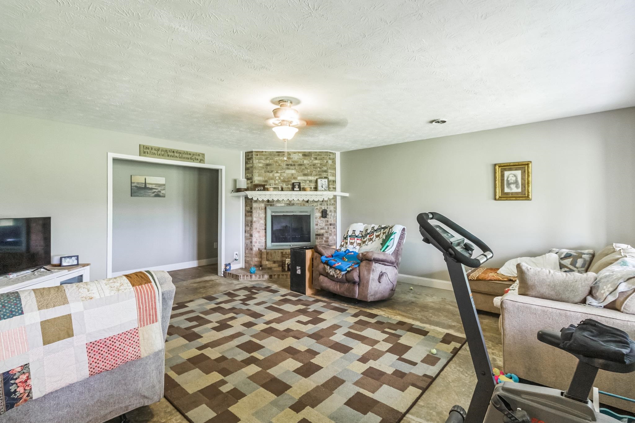 166 Narrows Rd, Fordsville, Kentucky 42343, 4 Bedrooms Bedrooms, ,2 BathroomsBathrooms,Single Family Residence,For Sale,Narrows Rd,92117