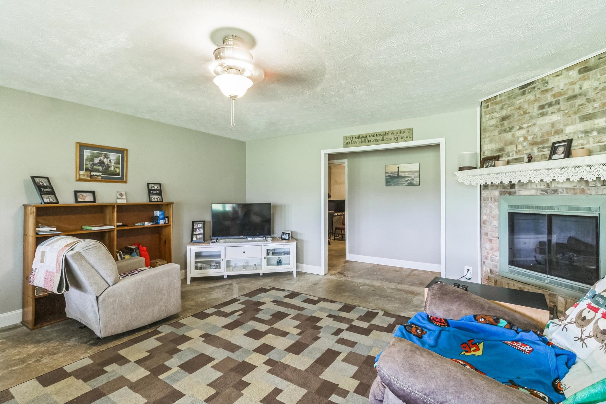 166 Narrows Rd, Fordsville, Kentucky 42343, 4 Bedrooms Bedrooms, ,2 BathroomsBathrooms,Single Family Residence,For Sale,Narrows Rd,92117