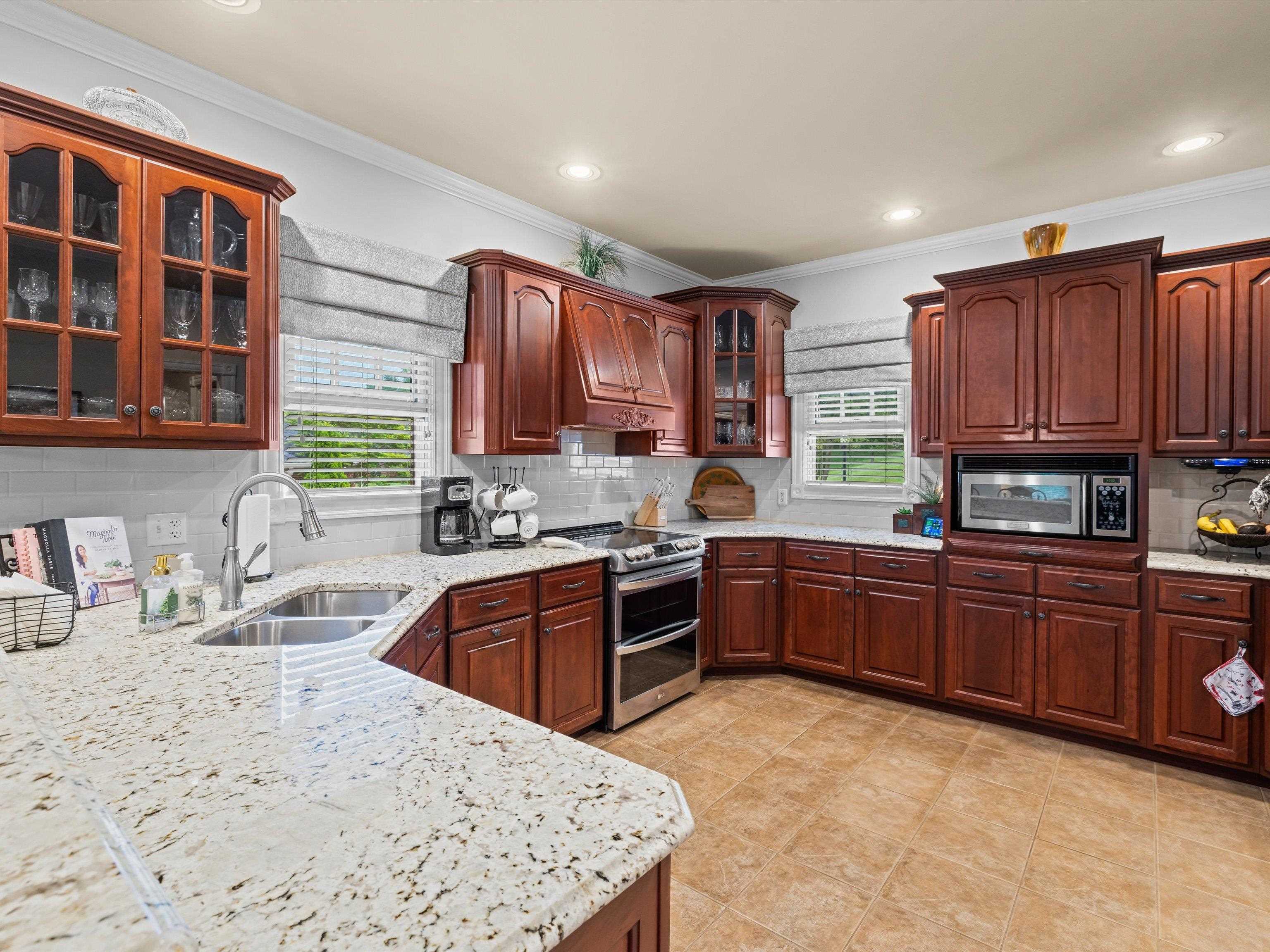 252 Ridgecrest Place, Owensboro, Kentucky 42303, 4 Bedrooms Bedrooms, ,3 BathroomsBathrooms,Single Family Residence,For Sale,Ridgecrest Place,92118