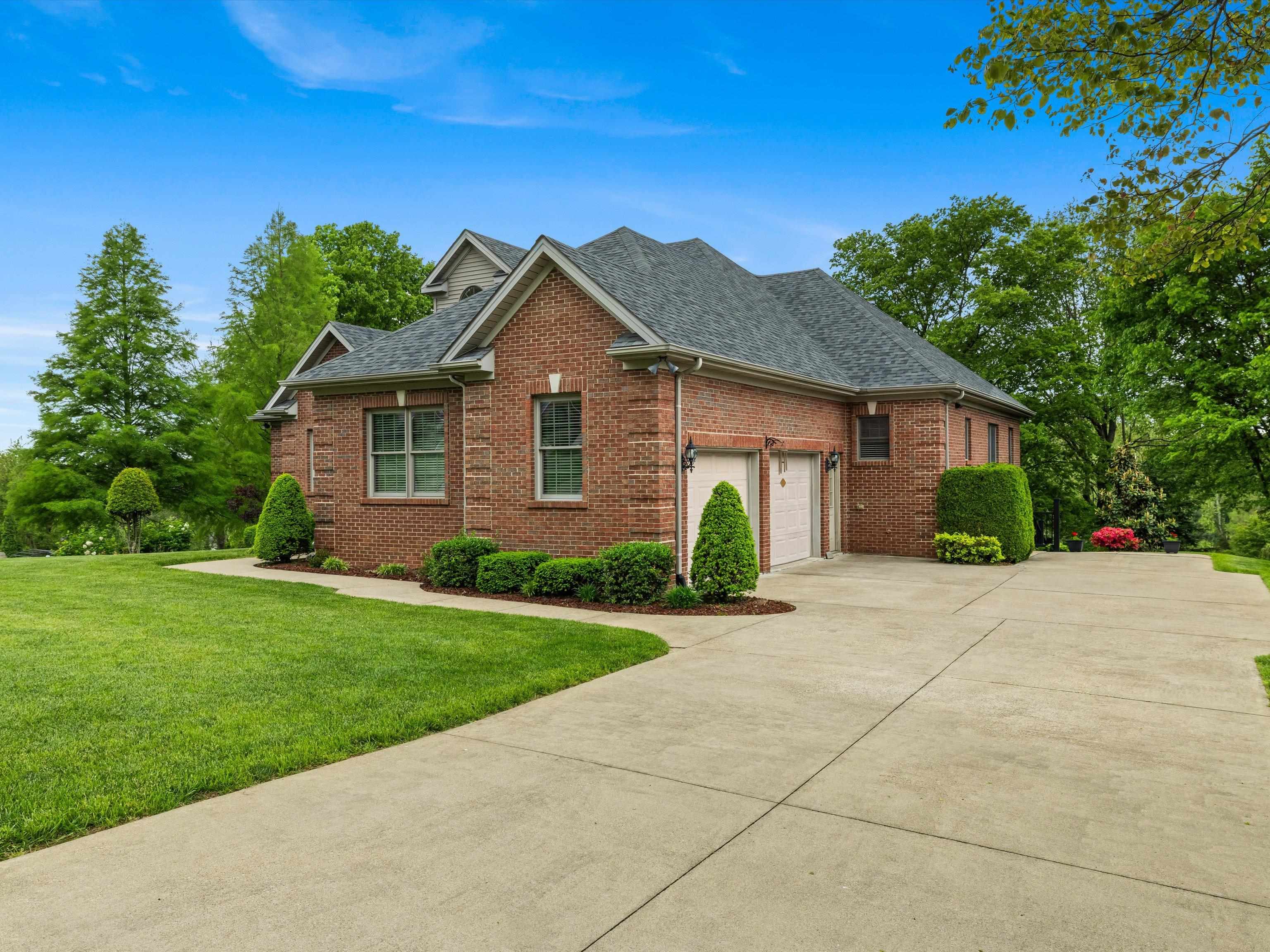 252 Ridgecrest Place, Owensboro, Kentucky 42303, 4 Bedrooms Bedrooms, ,3 BathroomsBathrooms,Single Family Residence,For Sale,Ridgecrest Place,92118