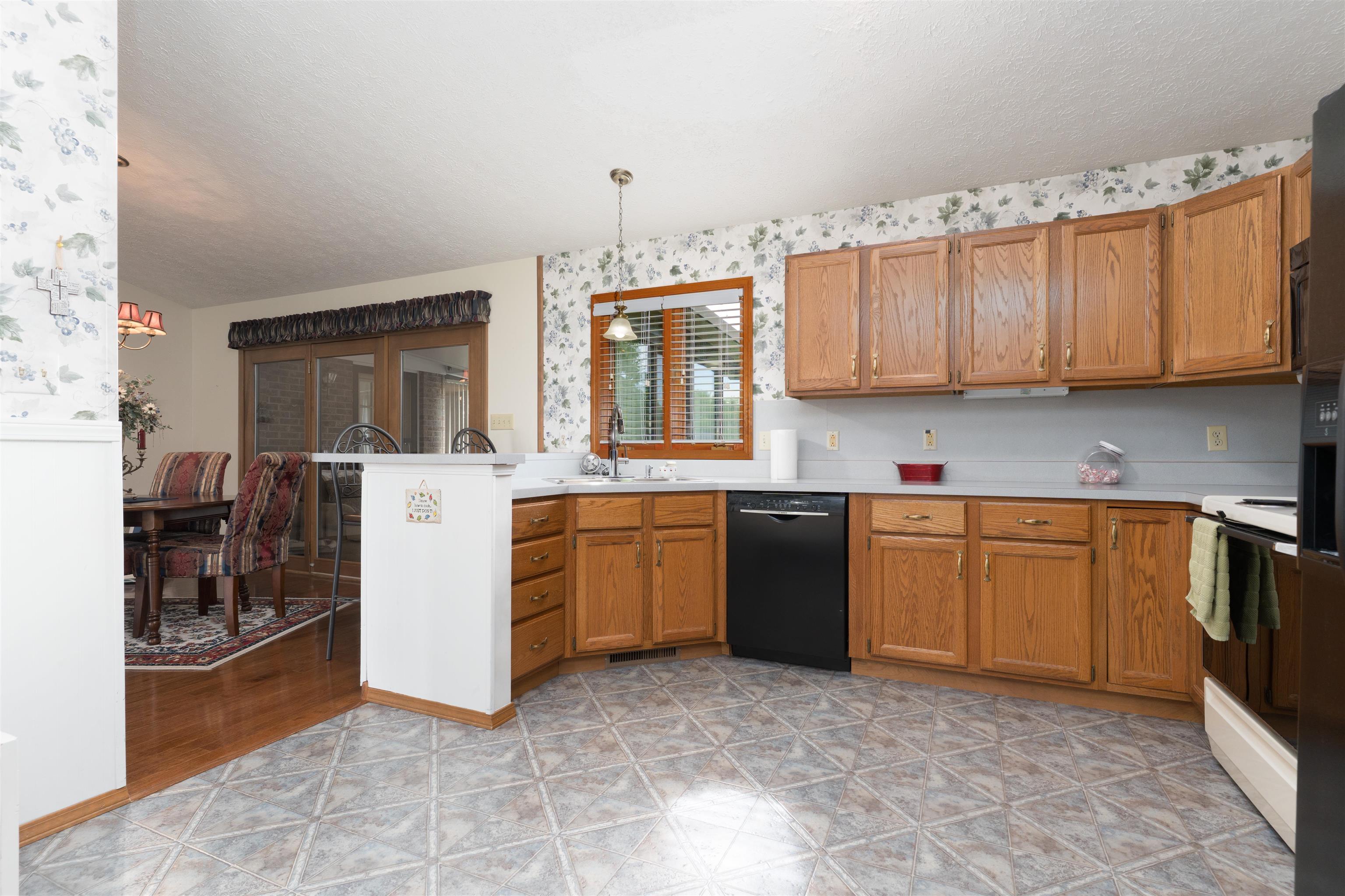 3525 Bordeaux Loop N, Owensboro, Kentucky 42301, 3 Bedrooms Bedrooms, ,2 BathroomsBathrooms,Single Family Residence,For Sale,Bordeaux Loop N,92121