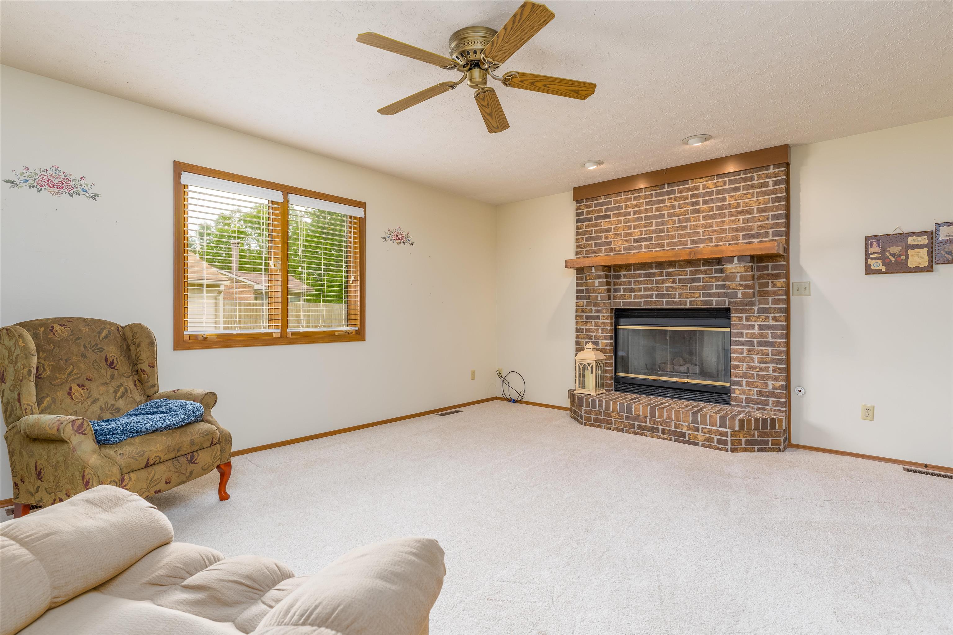 3525 Bordeaux Loop N, Owensboro, Kentucky 42301, 3 Bedrooms Bedrooms, ,2 BathroomsBathrooms,Single Family Residence,For Sale,Bordeaux Loop N,92121