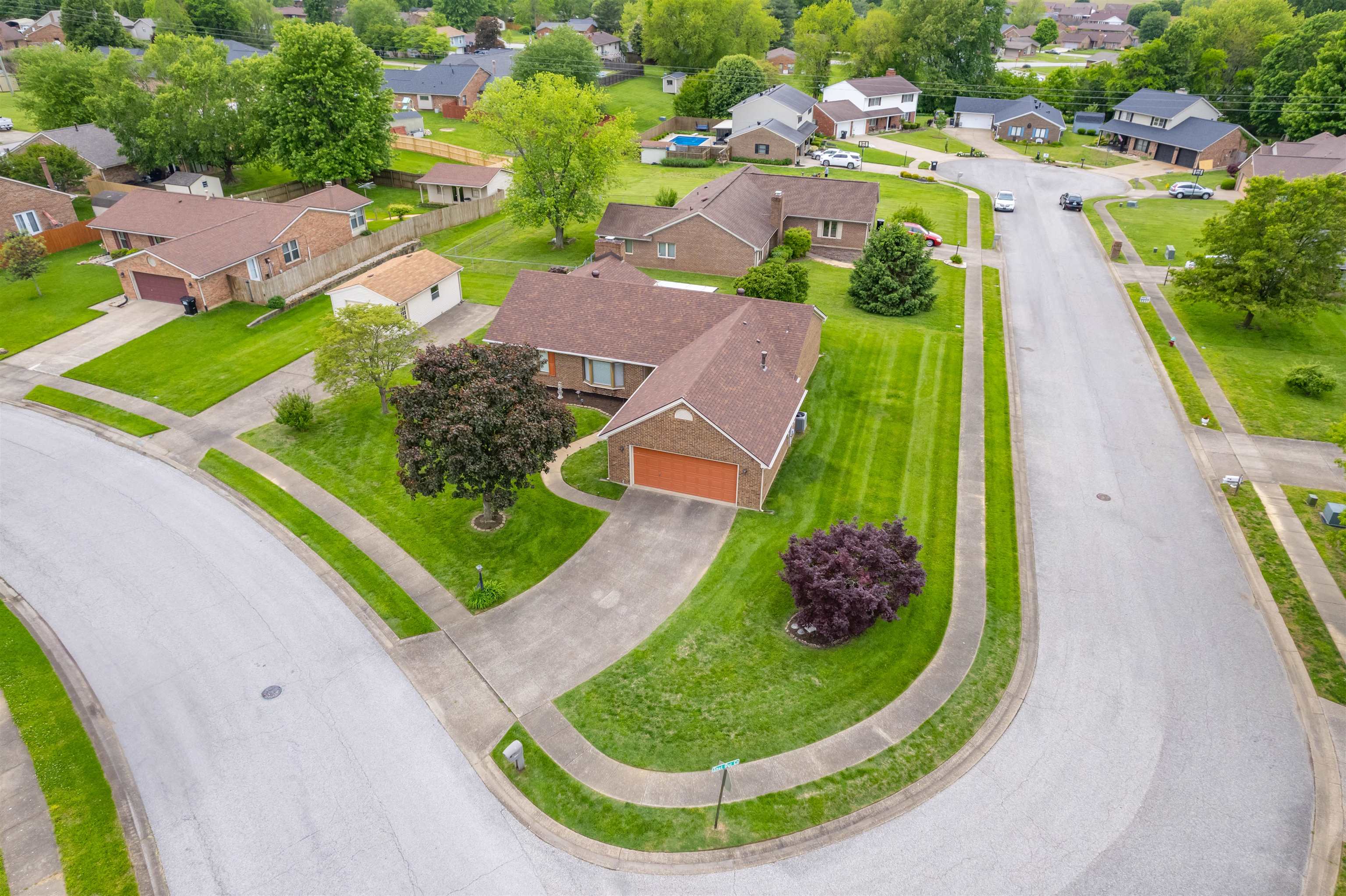 3525 Bordeaux Loop N, Owensboro, Kentucky 42301, 3 Bedrooms Bedrooms, ,2 BathroomsBathrooms,Single Family Residence,For Sale,Bordeaux Loop N,92121