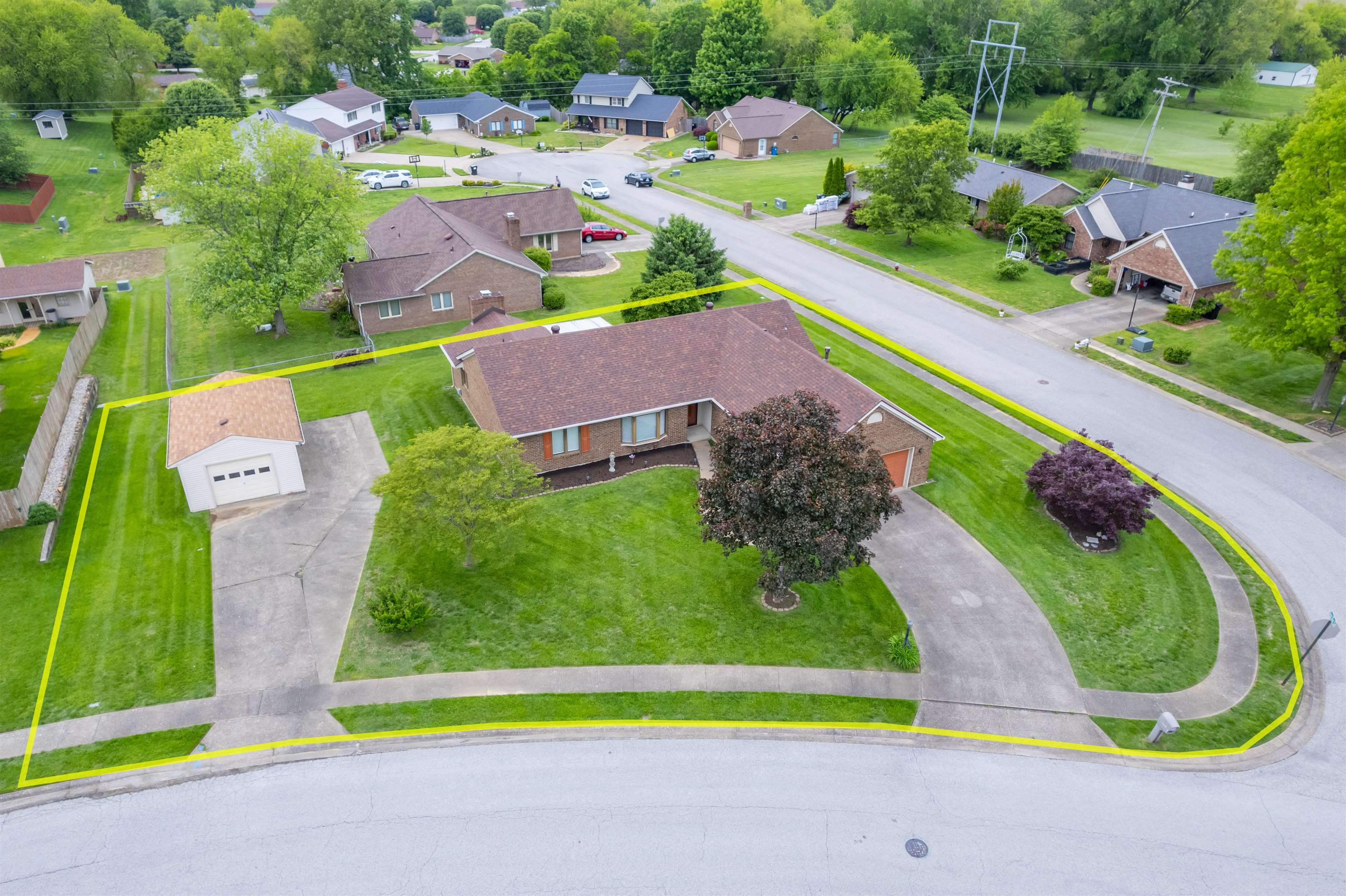 3525 Bordeaux Loop N, Owensboro, Kentucky 42301, 3 Bedrooms Bedrooms, ,2 BathroomsBathrooms,Single Family Residence,For Sale,Bordeaux Loop N,92121