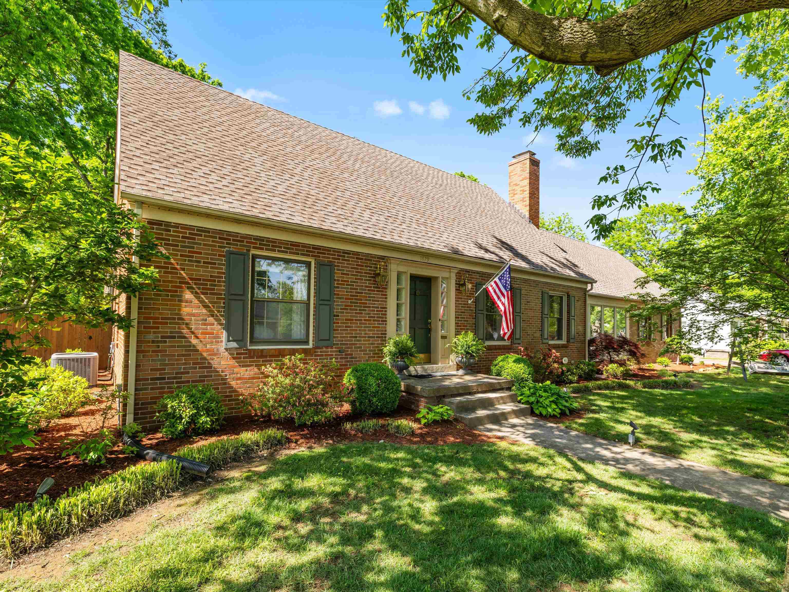 1829 Stratford Drive, Owensboro, Kentucky 42301, 4 Bedrooms Bedrooms, ,3 BathroomsBathrooms,Single Family Residence,For Sale,Stratford Drive,92122