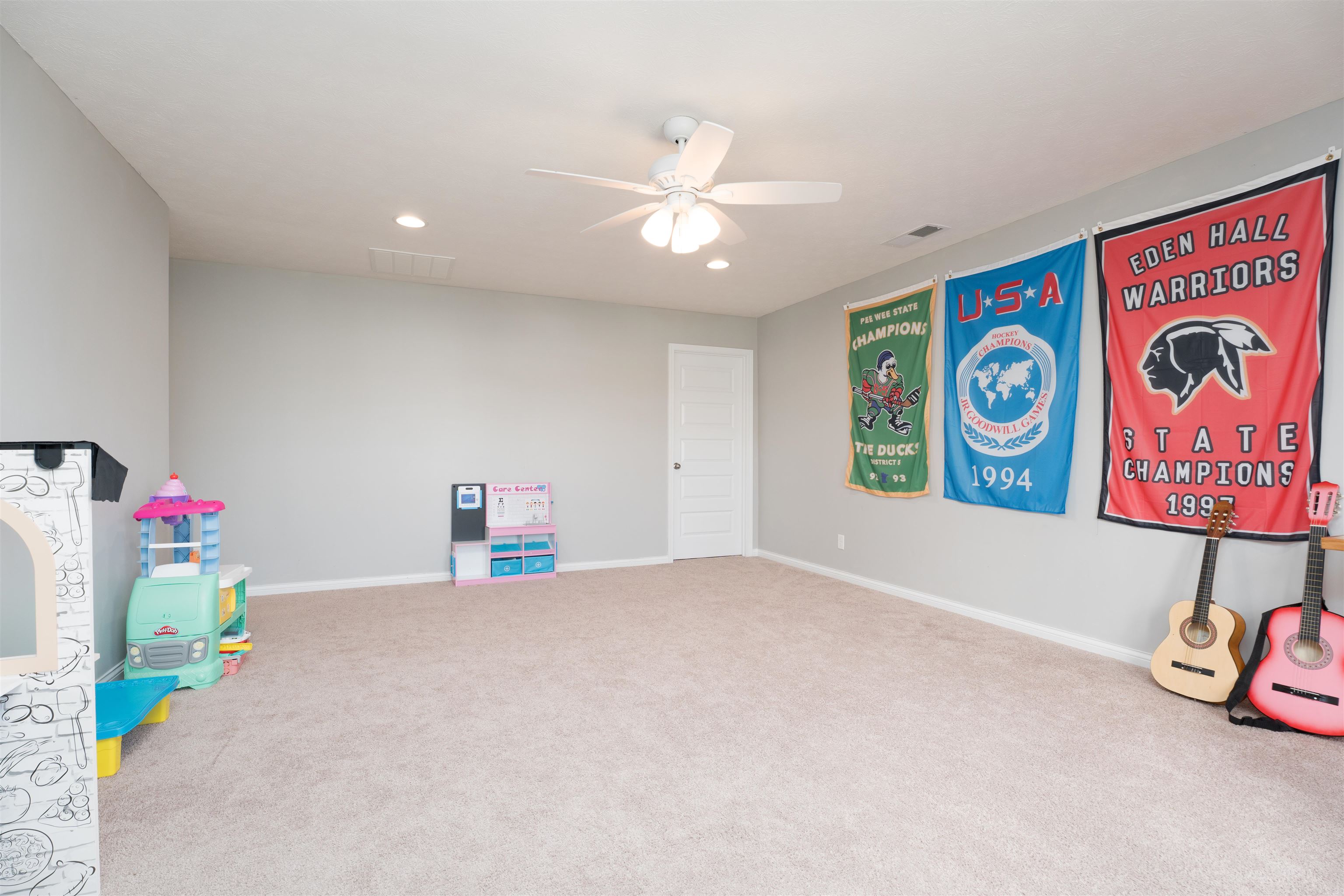 3864 Brookfield Dr, Owensboro, Kentucky 42303, 4 Bedrooms Bedrooms, ,2 BathroomsBathrooms,Single Family Residence,For Sale,Brookfield Dr,92123