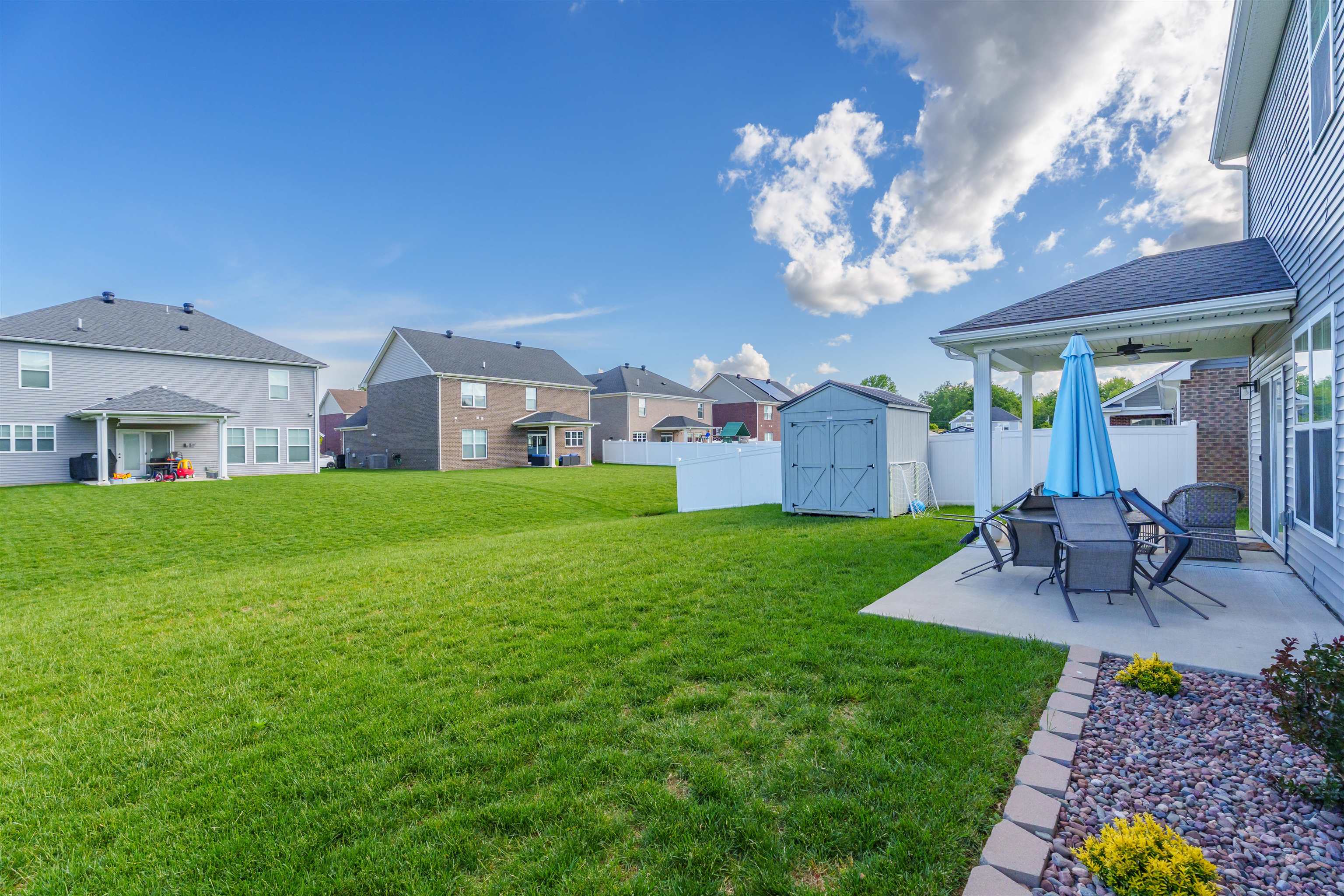 3864 Brookfield Dr, Owensboro, Kentucky 42303, 4 Bedrooms Bedrooms, ,2 BathroomsBathrooms,Single Family Residence,For Sale,Brookfield Dr,92123