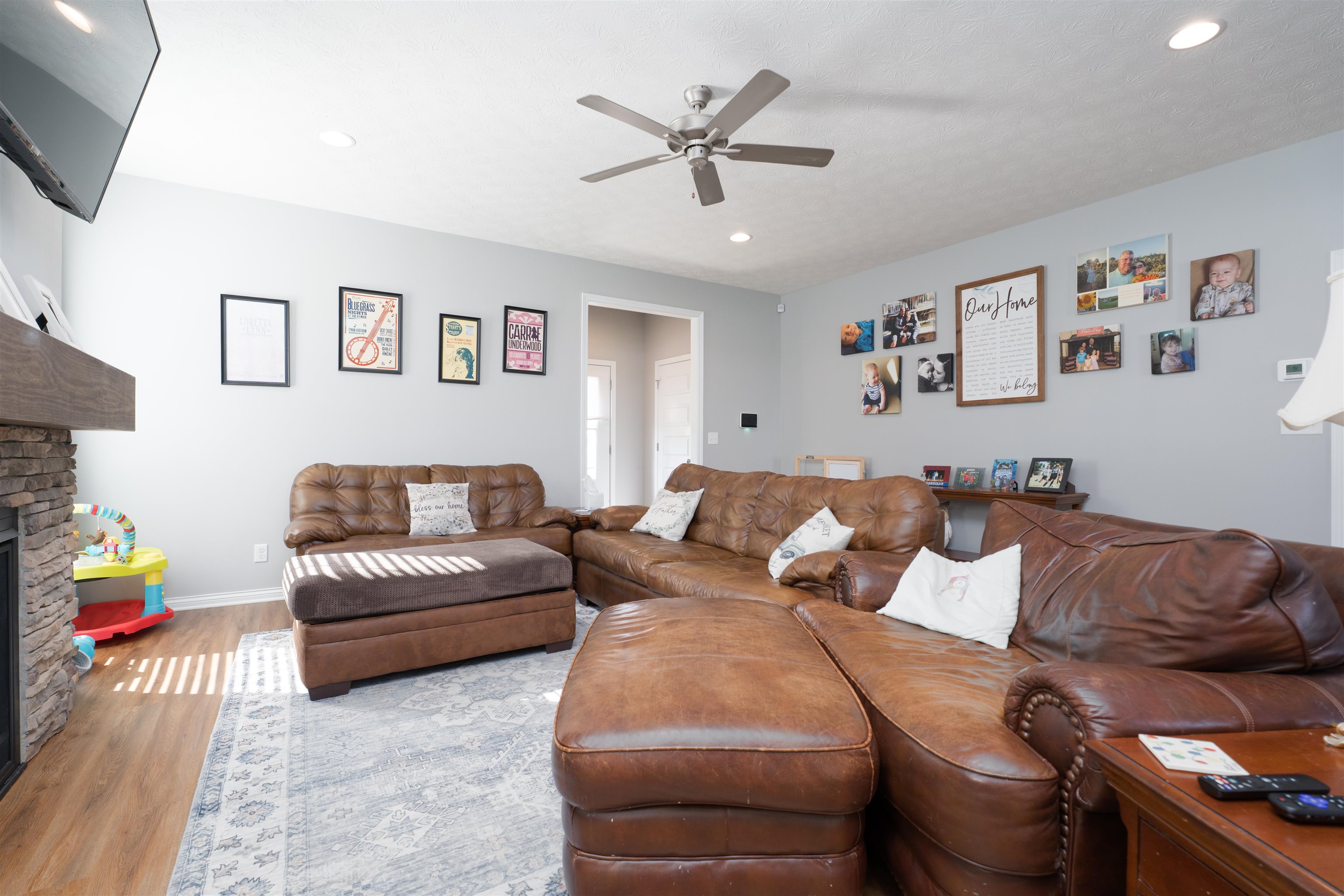 3864 Brookfield Dr, Owensboro, Kentucky 42303, 4 Bedrooms Bedrooms, ,2 BathroomsBathrooms,Single Family Residence,For Sale,Brookfield Dr,92123
