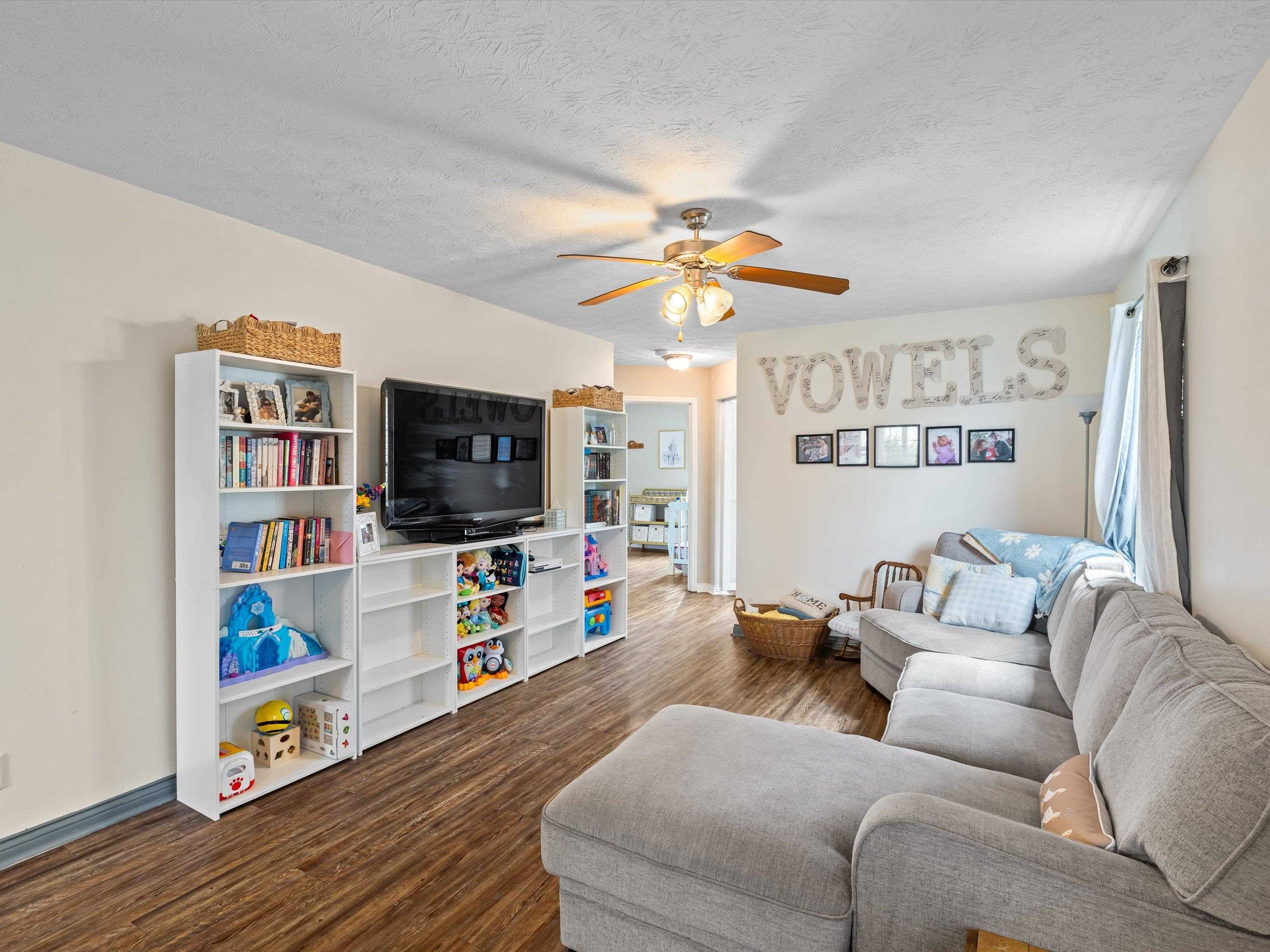 2205 Village Run, Owensboro, Kentucky 42303, 3 Bedrooms Bedrooms, ,2 BathroomsBathrooms,Single Family Residence,For Sale,Village Run,92125