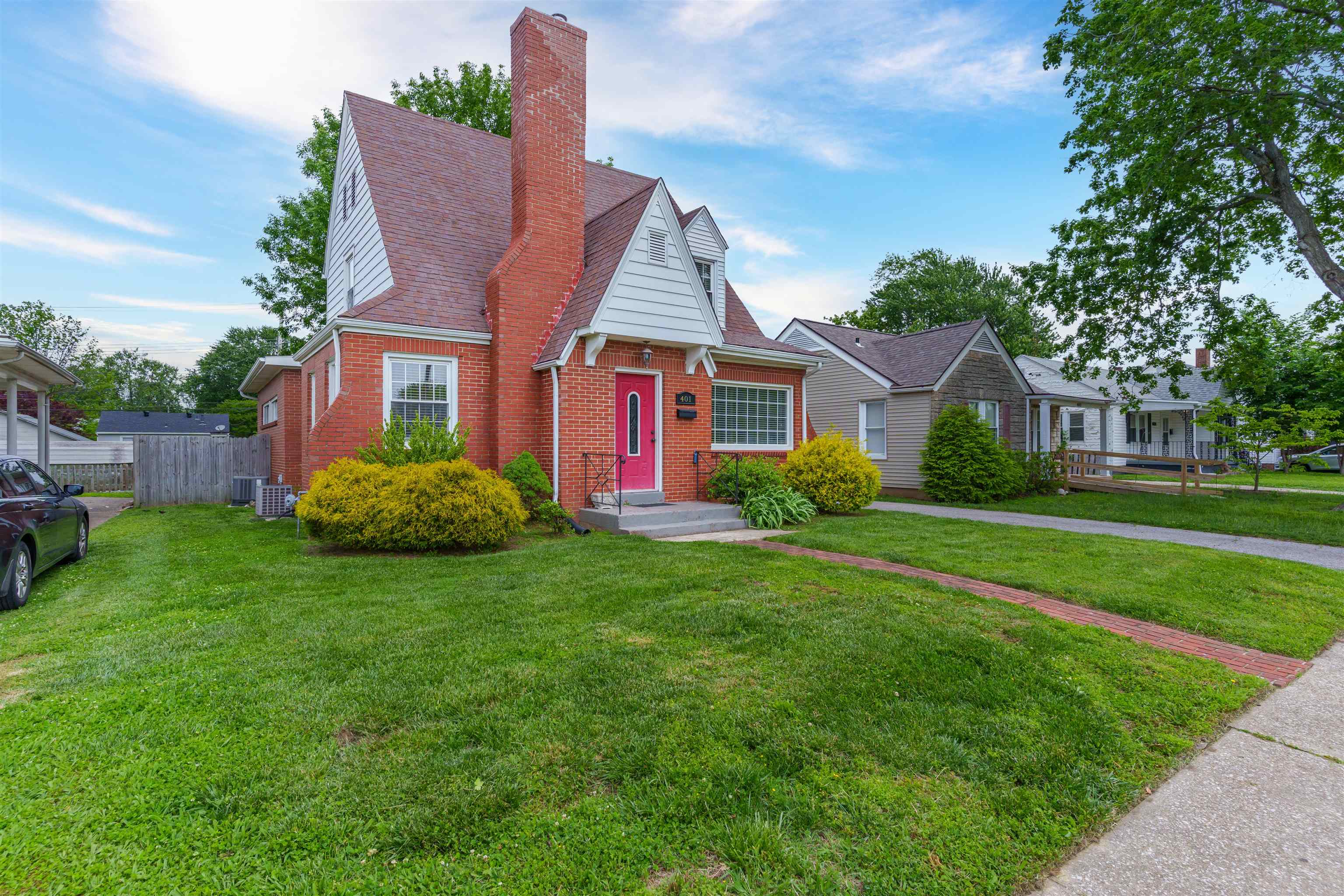 401 24th St, Owensboro, Kentucky 42303, 2 Bedrooms Bedrooms, ,1 BathroomBathrooms,Single Family Residence,For Sale,24th St,92126